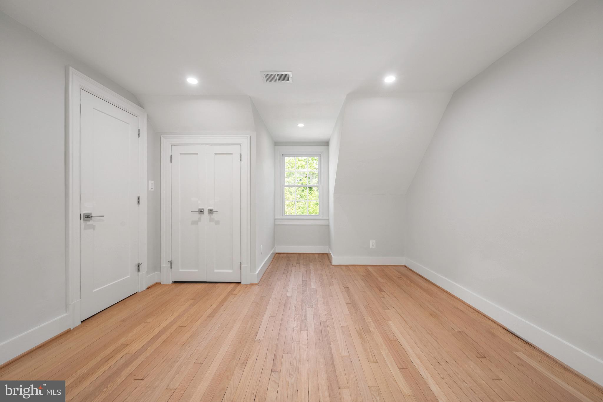 WELLINGTON - Residential