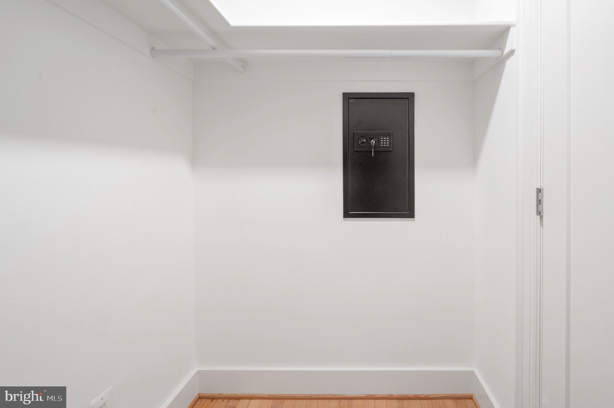 WELLINGTON - Residential