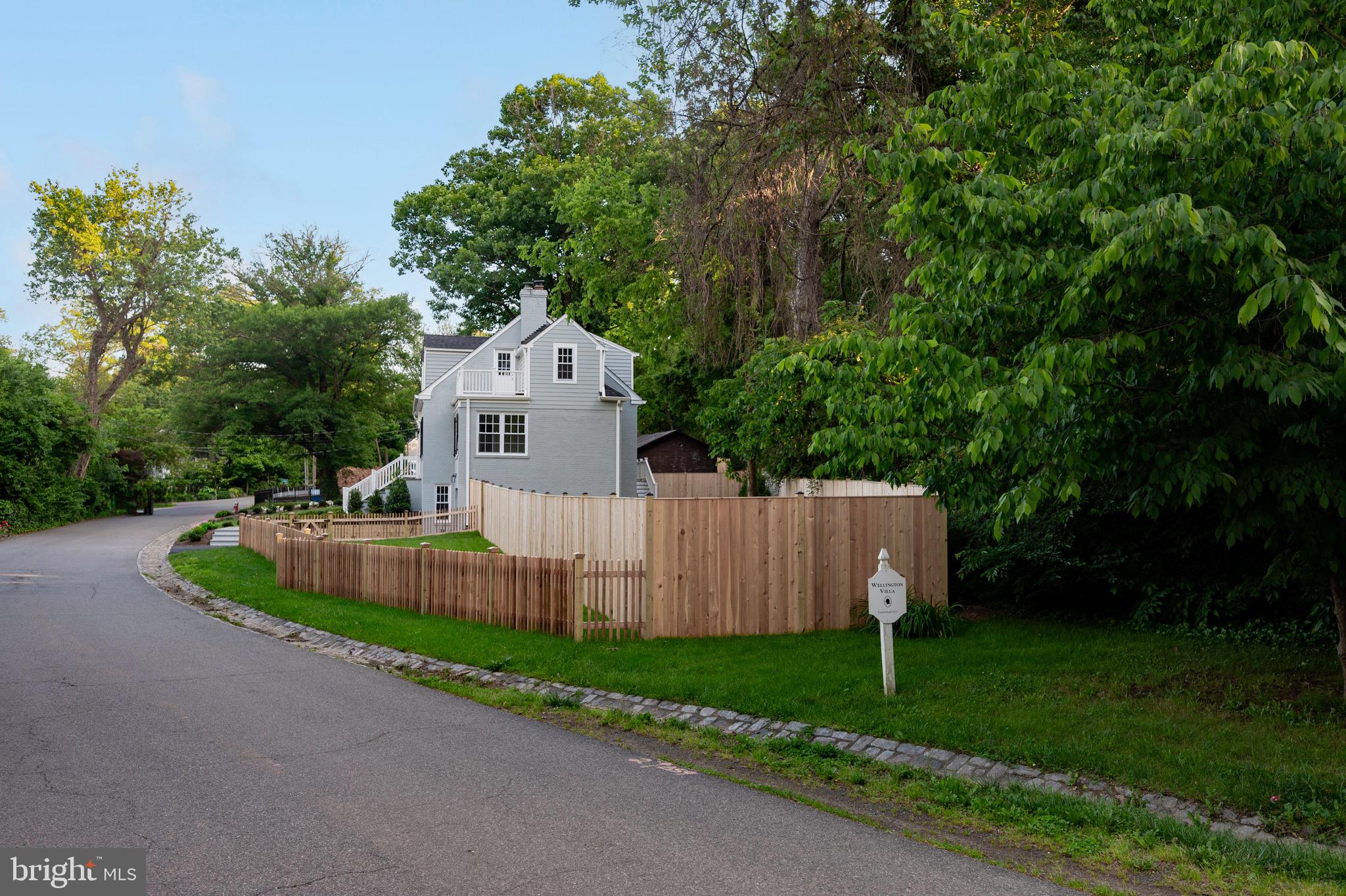 WELLINGTON - Residential