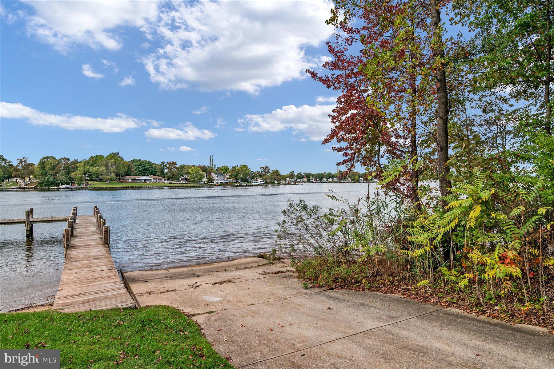 ELIZABETHS LANDING - Residential