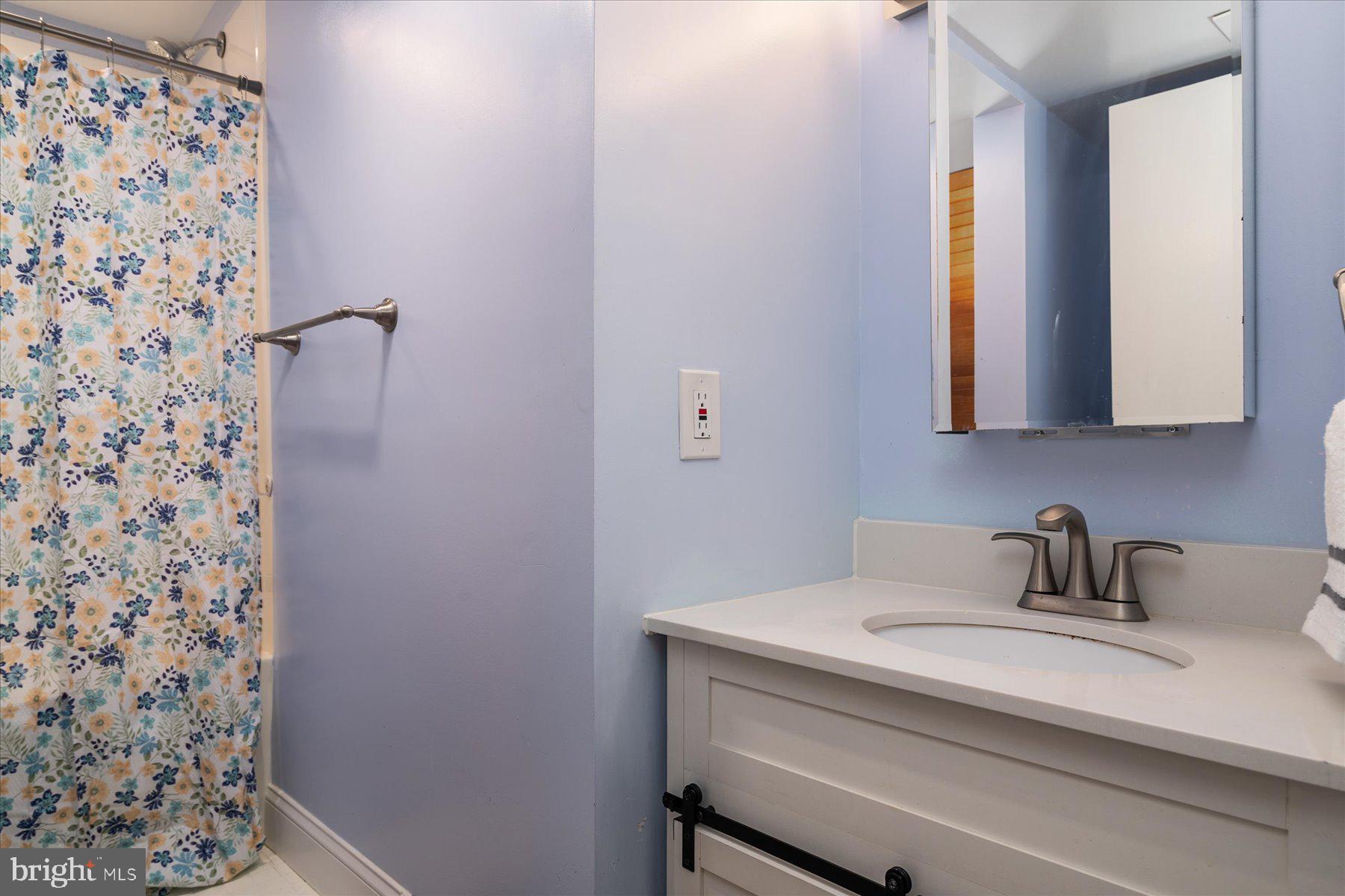 ELIZABETHS LANDING - Residential