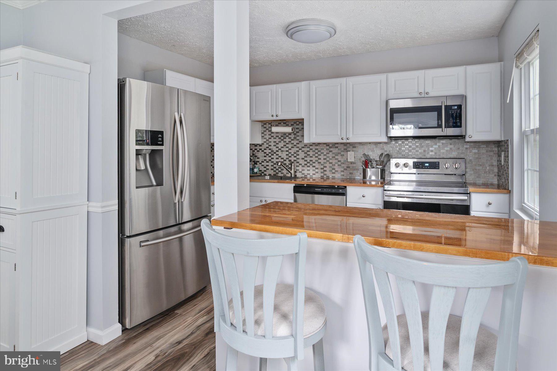 ELIZABETHS LANDING - Residential