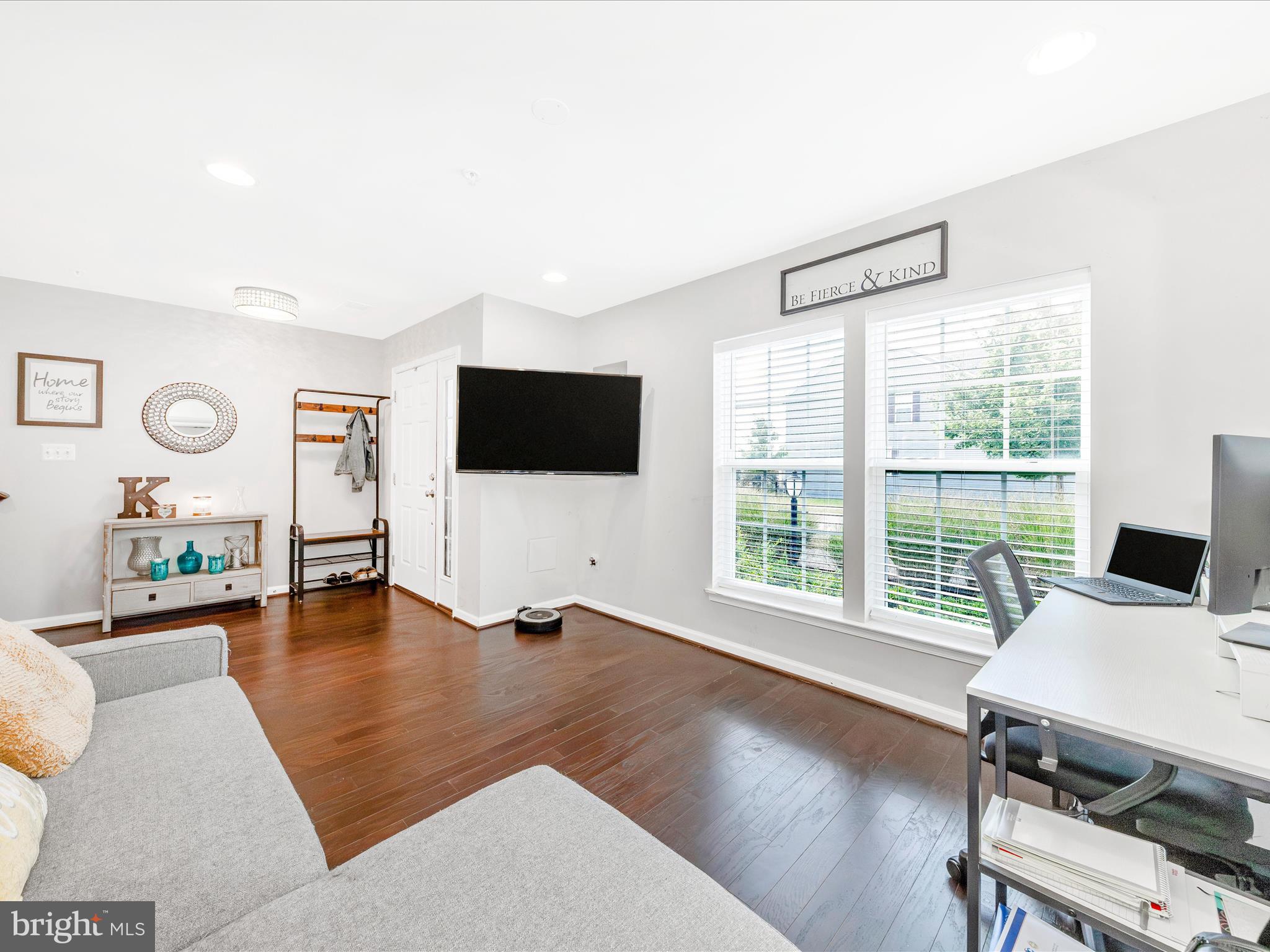 TALLYN RIDGE - Residential