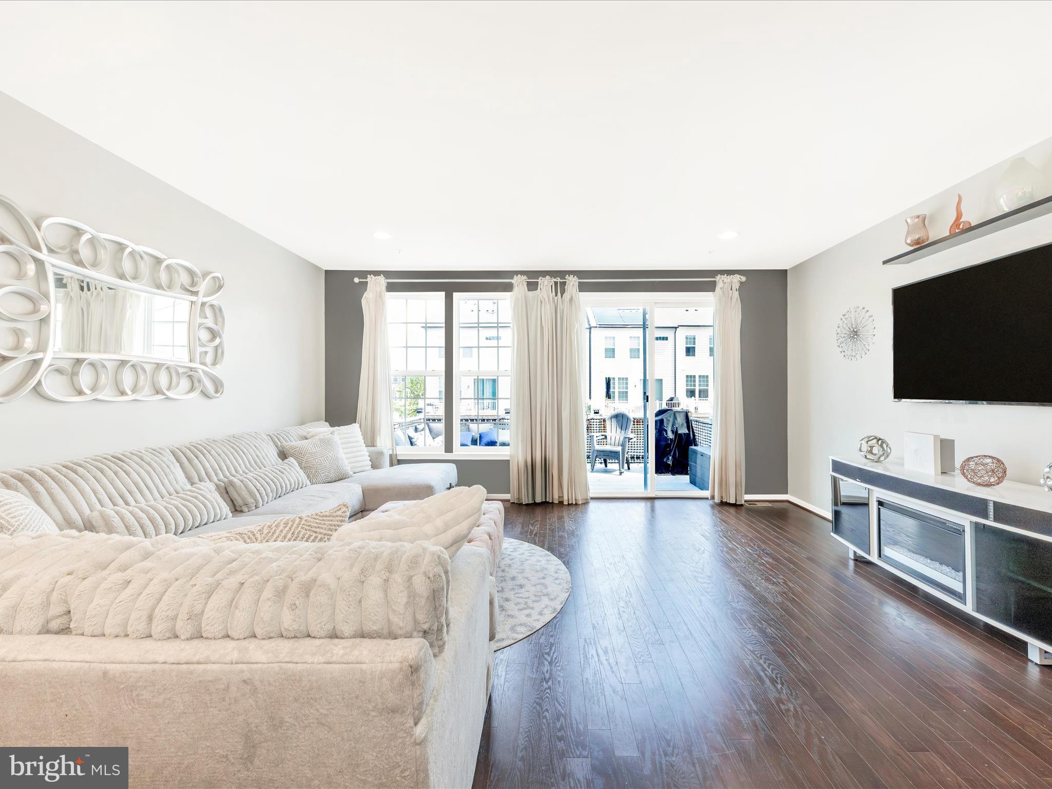 TALLYN RIDGE - Residential