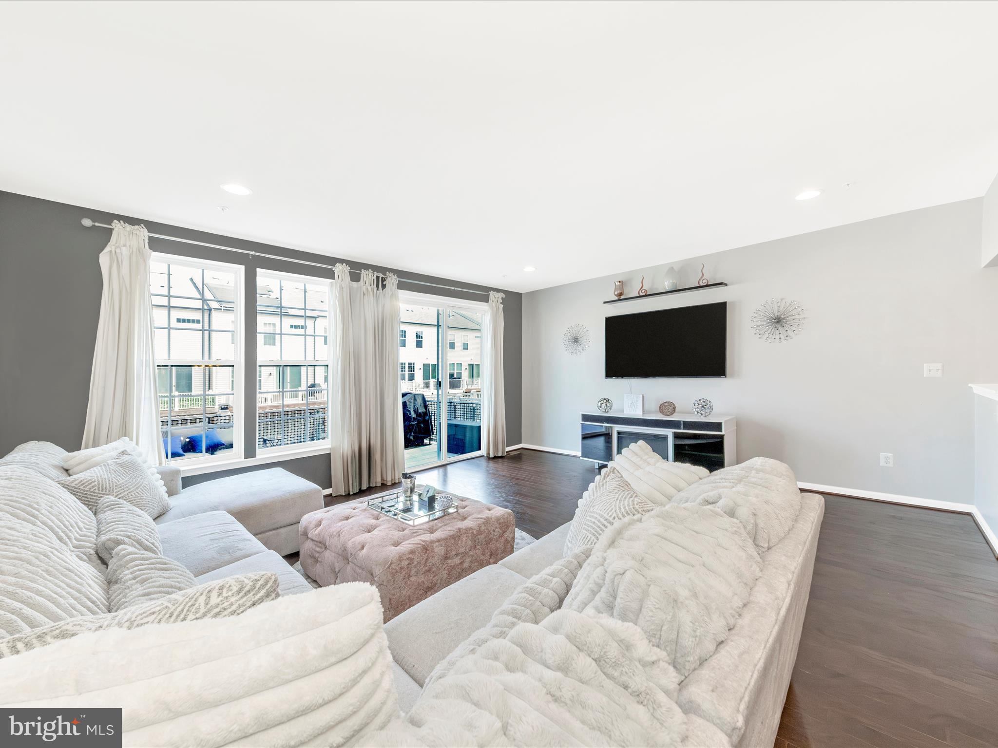 TALLYN RIDGE - Residential