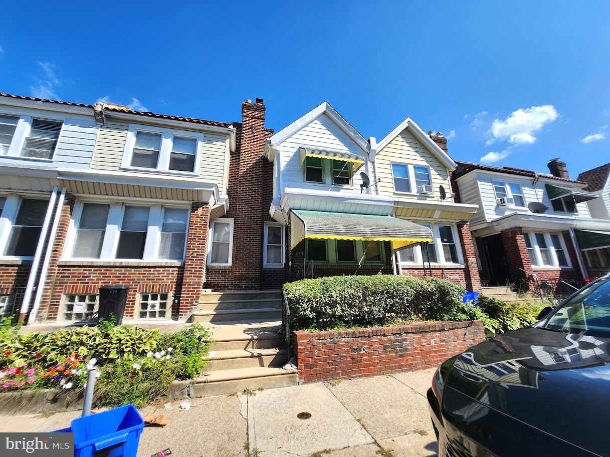 WEST OAK LANE - Residential