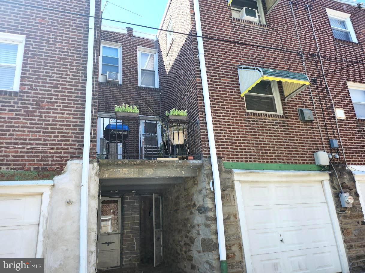 WEST OAK LANE - Residential