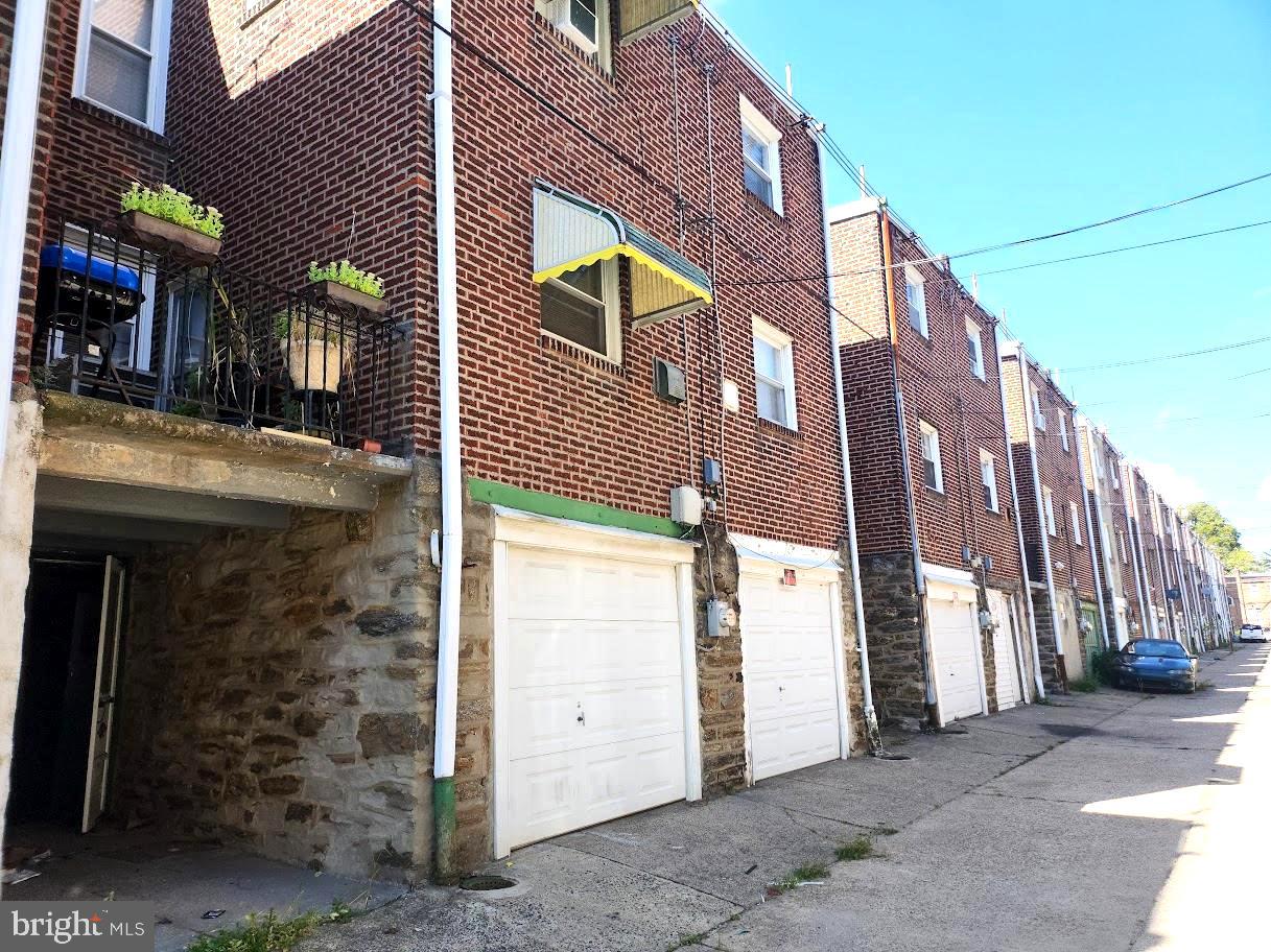 WEST OAK LANE - Residential