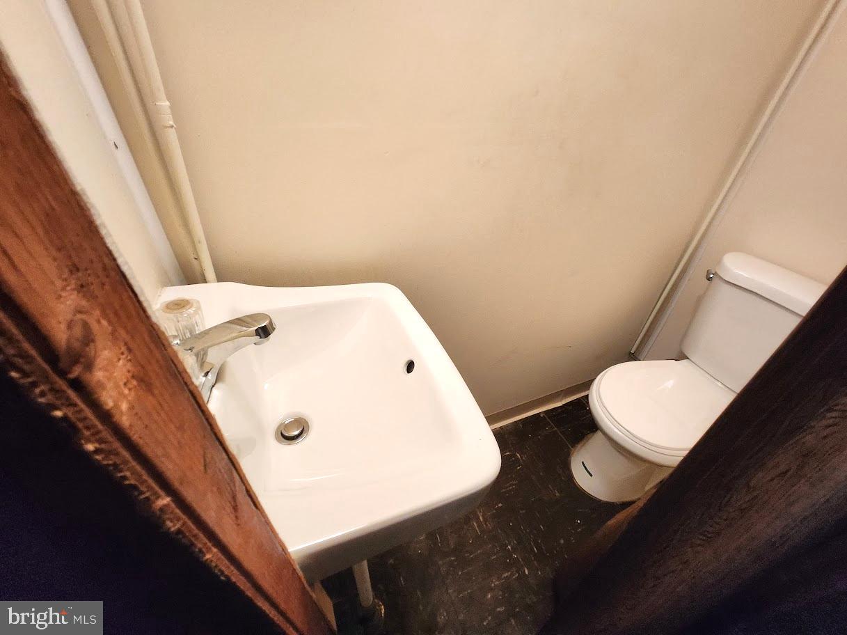 WEST OAK LANE - Residential