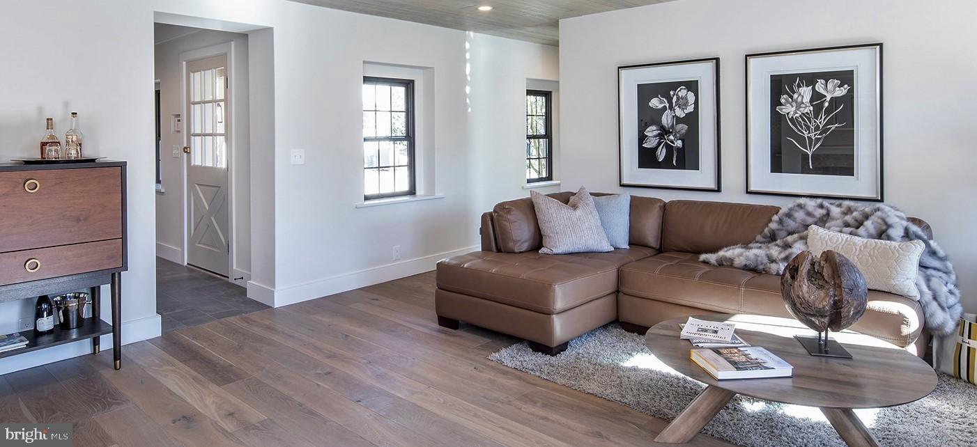 WAYNEFIELD - Residential