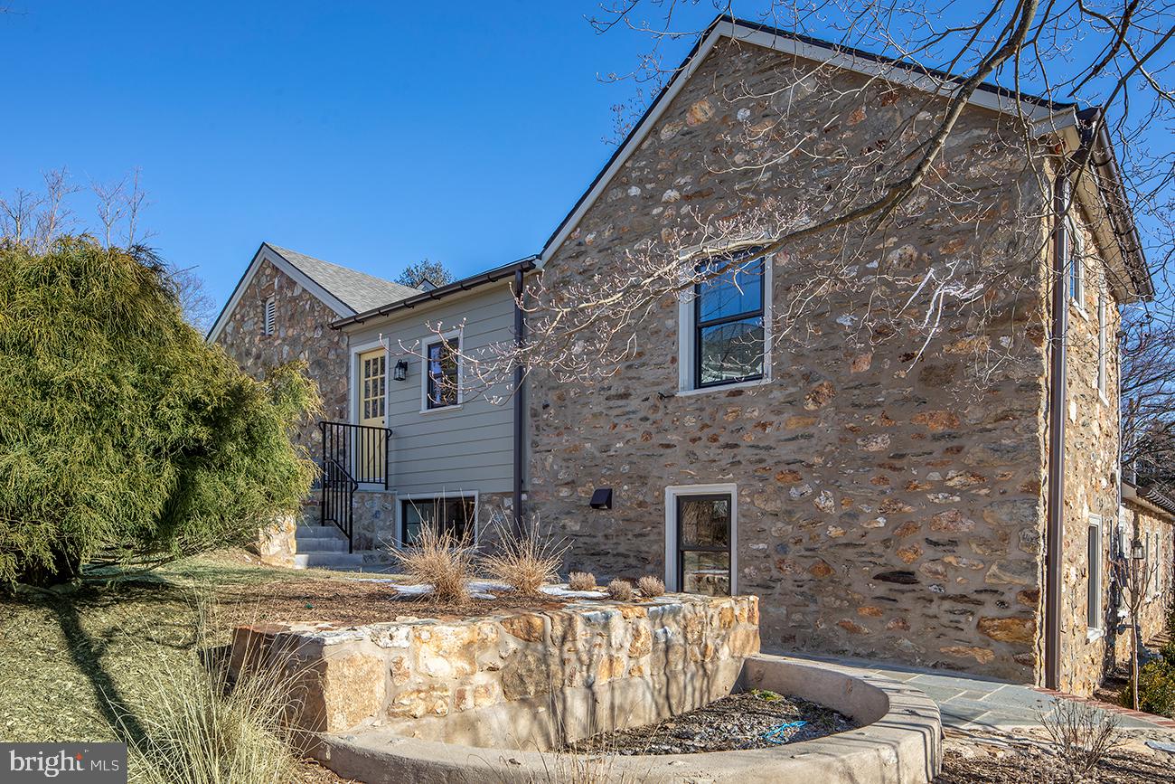 WAYNEFIELD - Residential