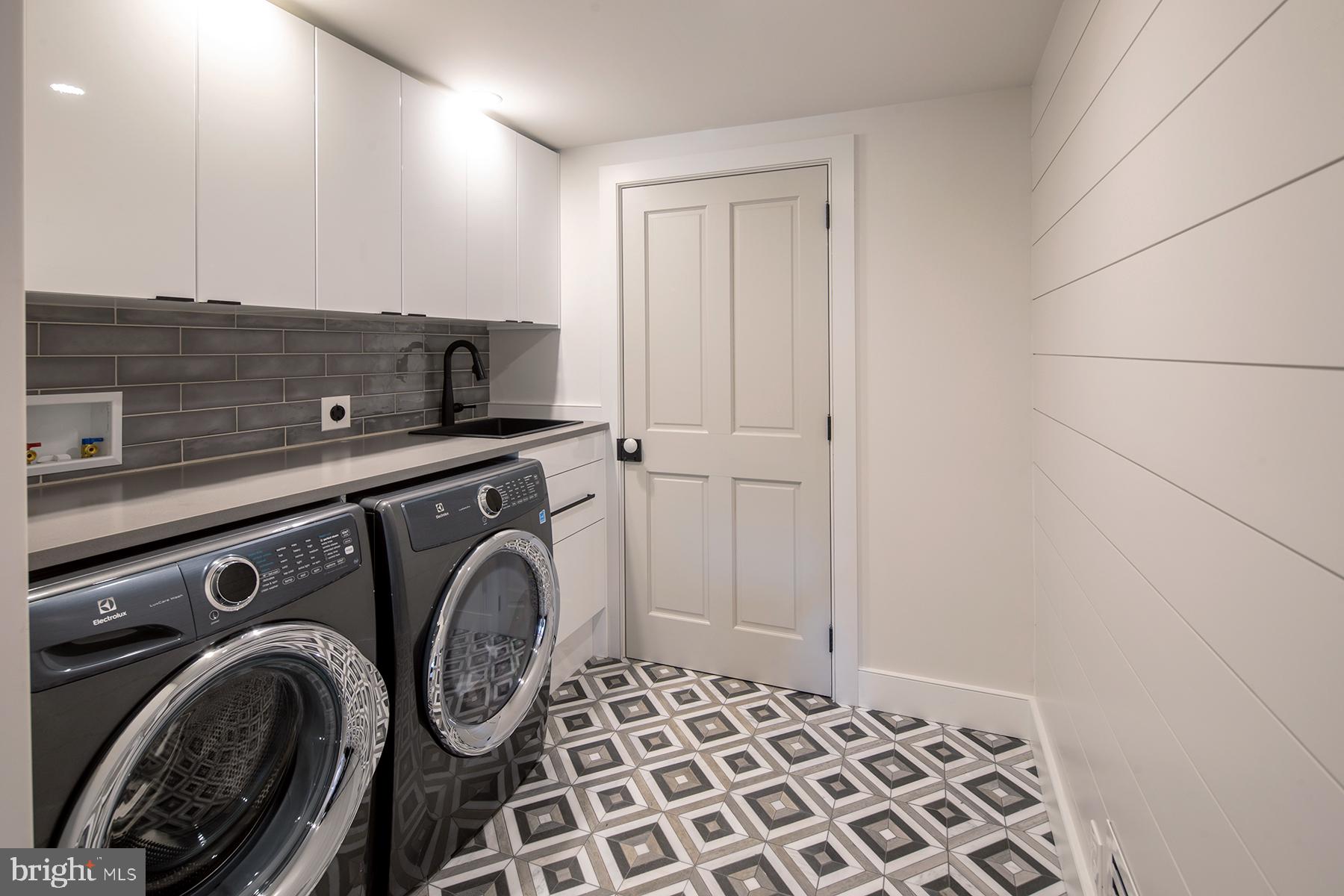 WAYNEFIELD - Residential