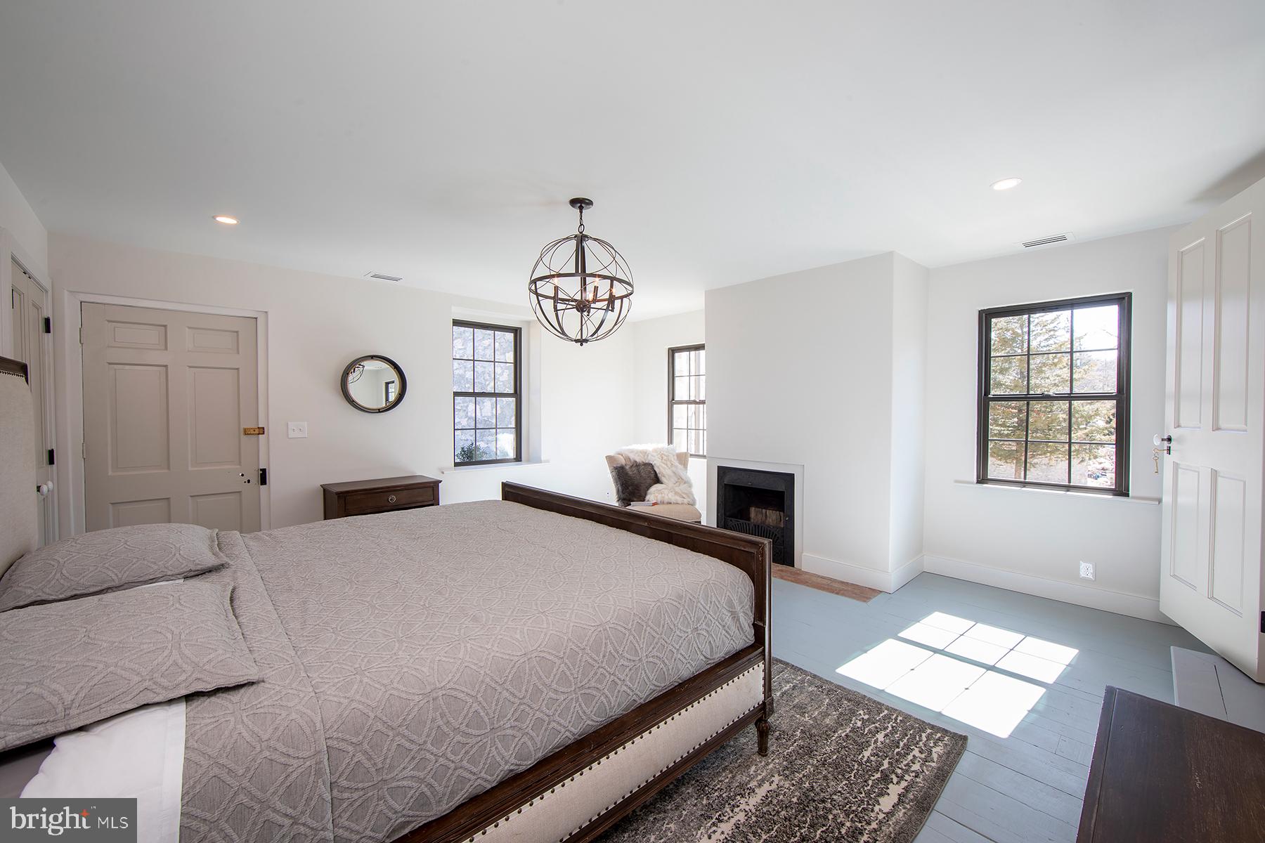 WAYNEFIELD - Residential