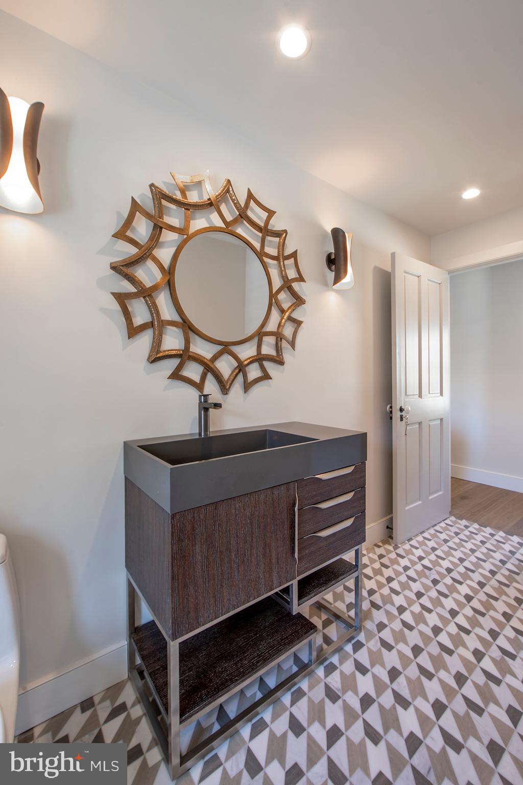 WAYNEFIELD - Residential