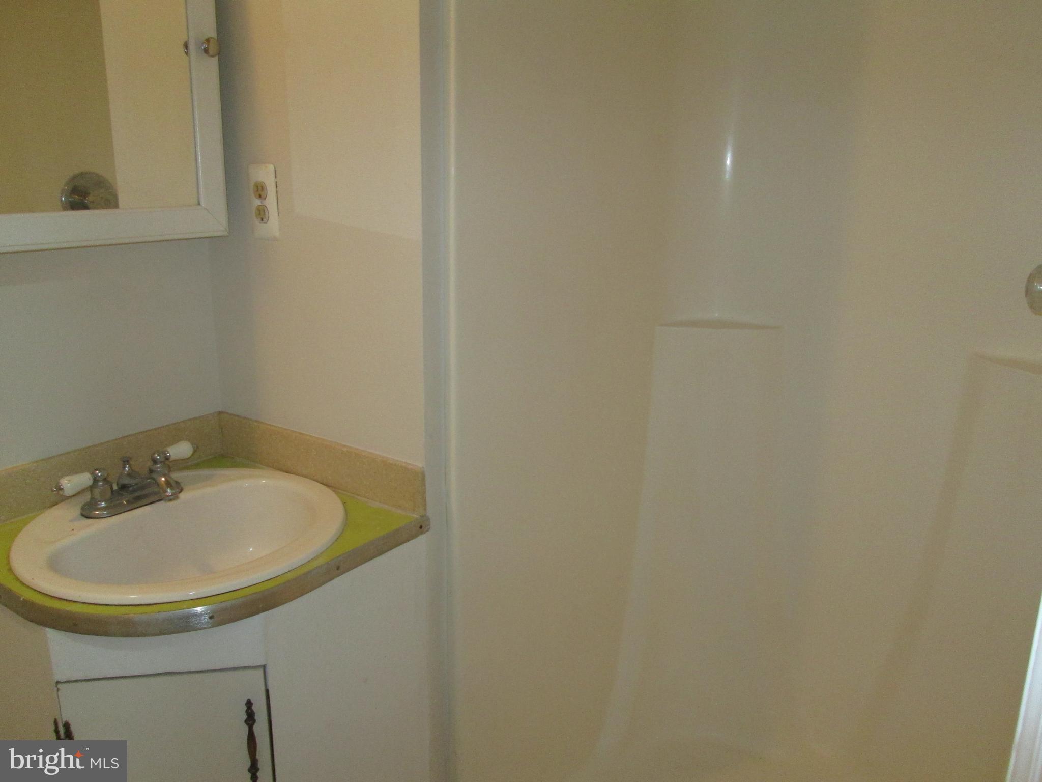 OXON HILL - Residential Lease