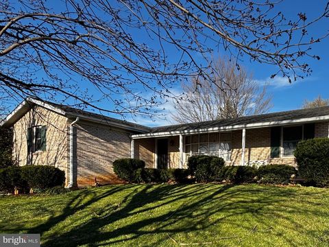 Photo of 14042 Crest Avenue, WAYNESBORO, PA 17268 (MLS # PAFL2033618)