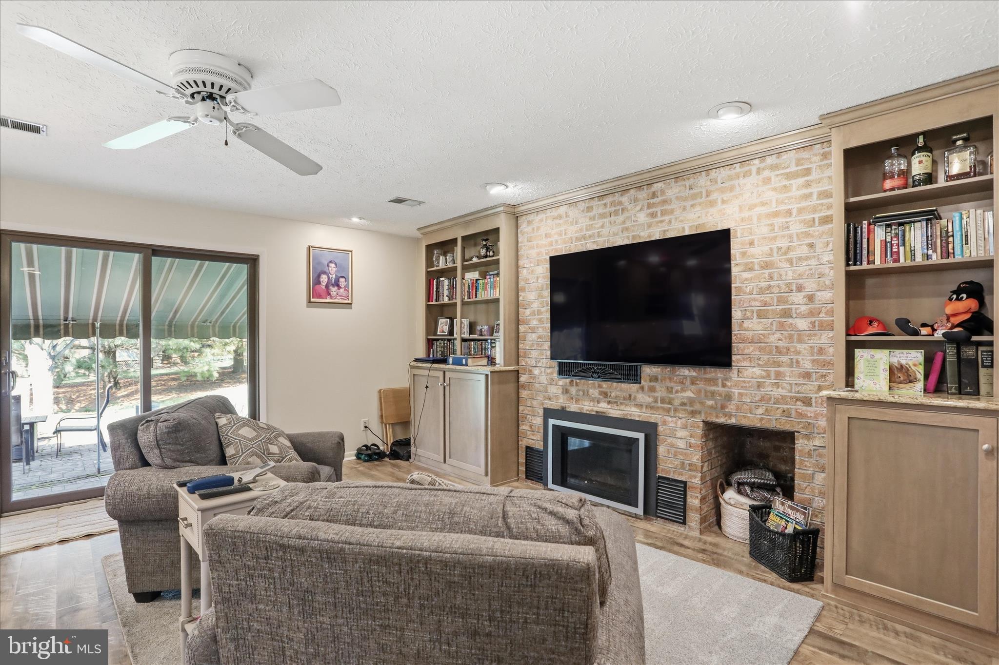 FALLING SPRING MEADOWS - Residential