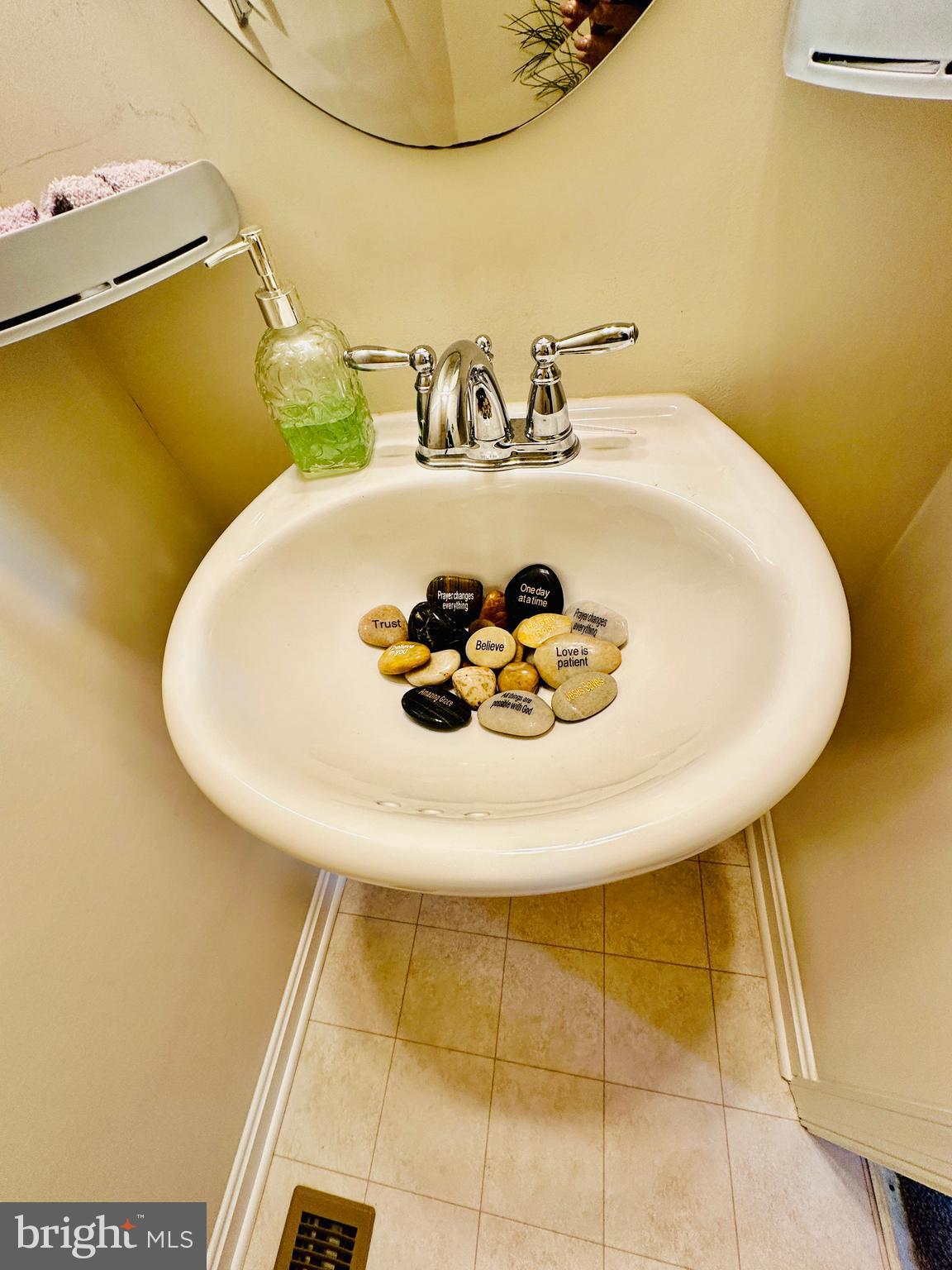 ELIZABETH HILLS - Residential Lease