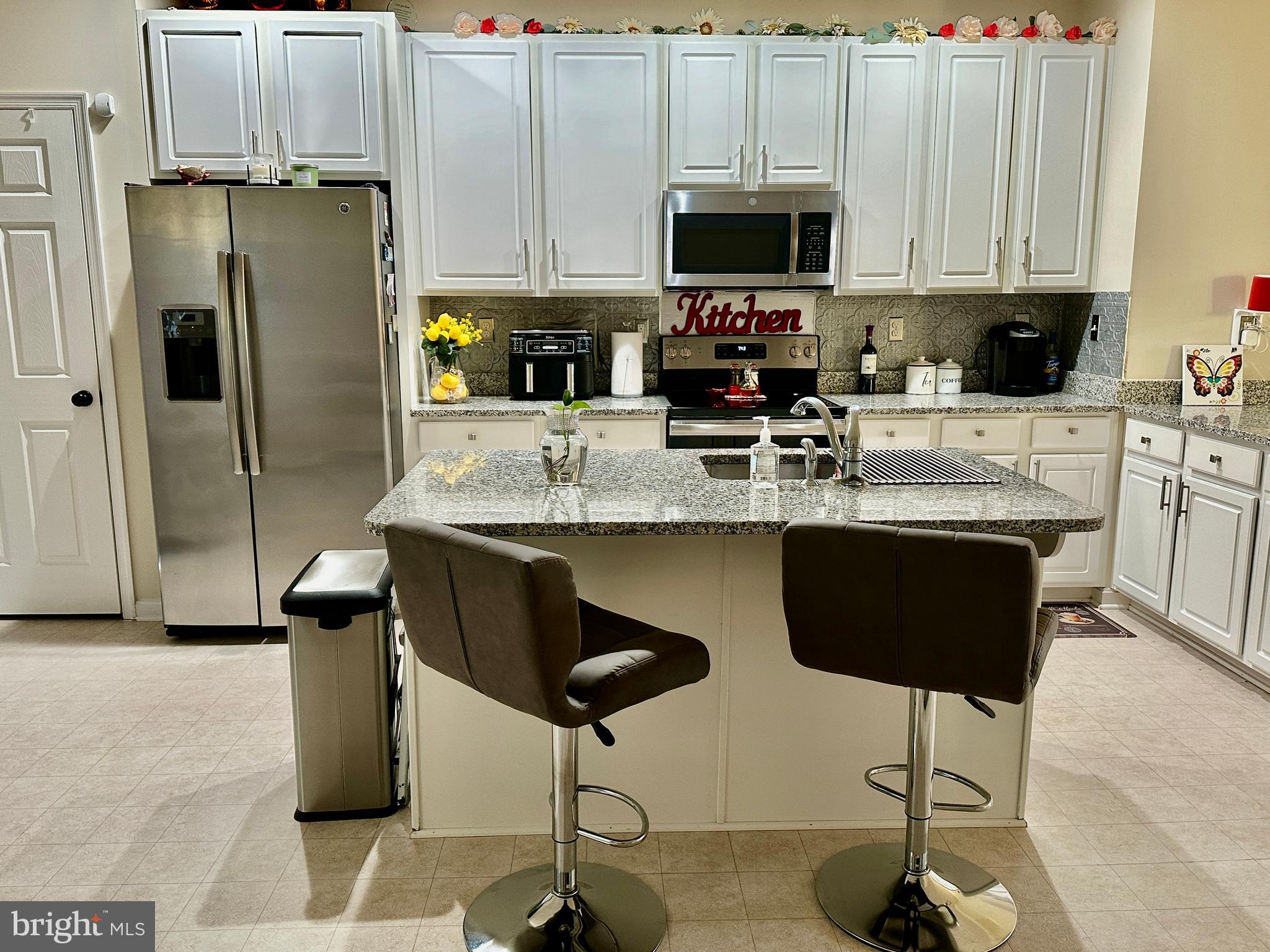 ELIZABETH HILLS - Residential Lease