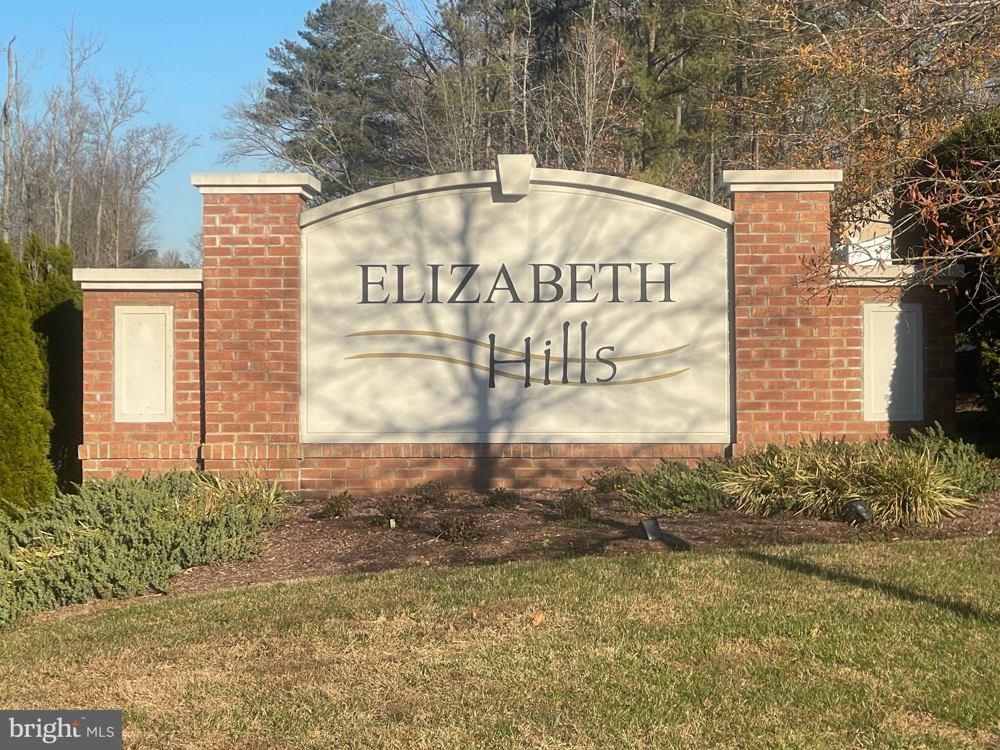 ELIZABETH HILLS - Residential Lease
