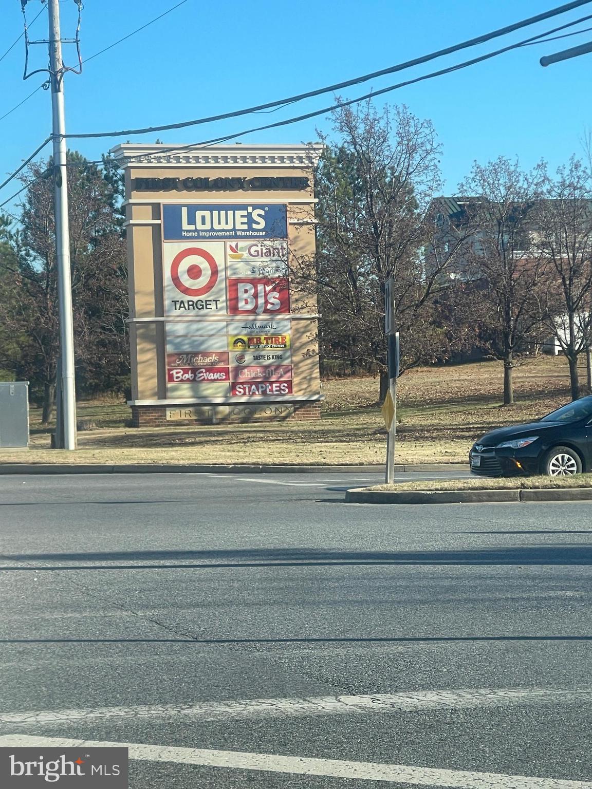 ELIZABETH HILLS - Residential Lease