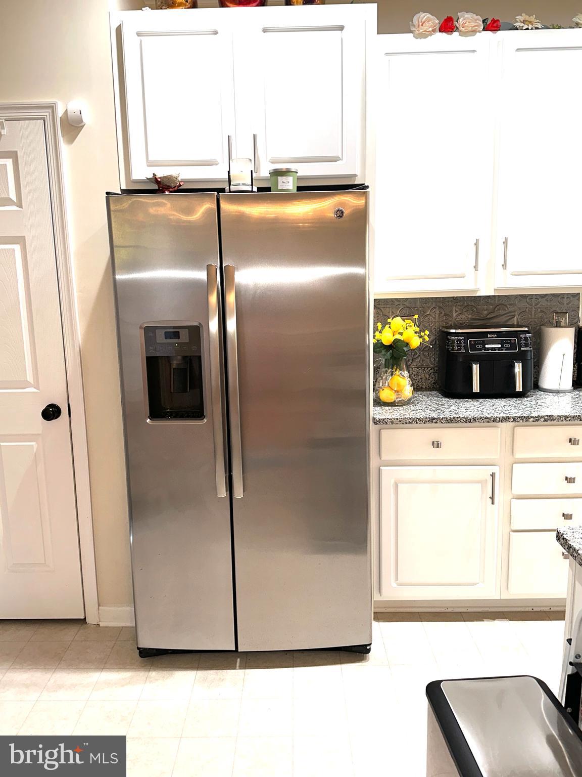 ELIZABETH HILLS - Residential Lease