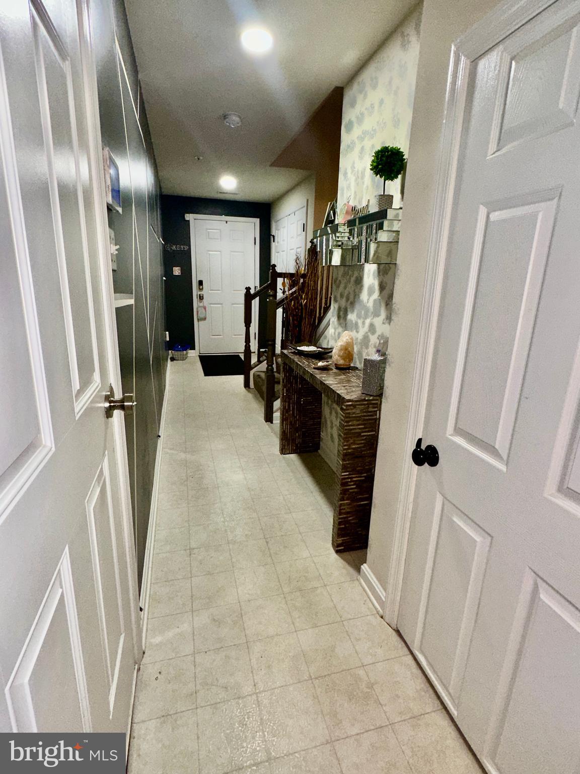 ELIZABETH HILLS - Residential Lease