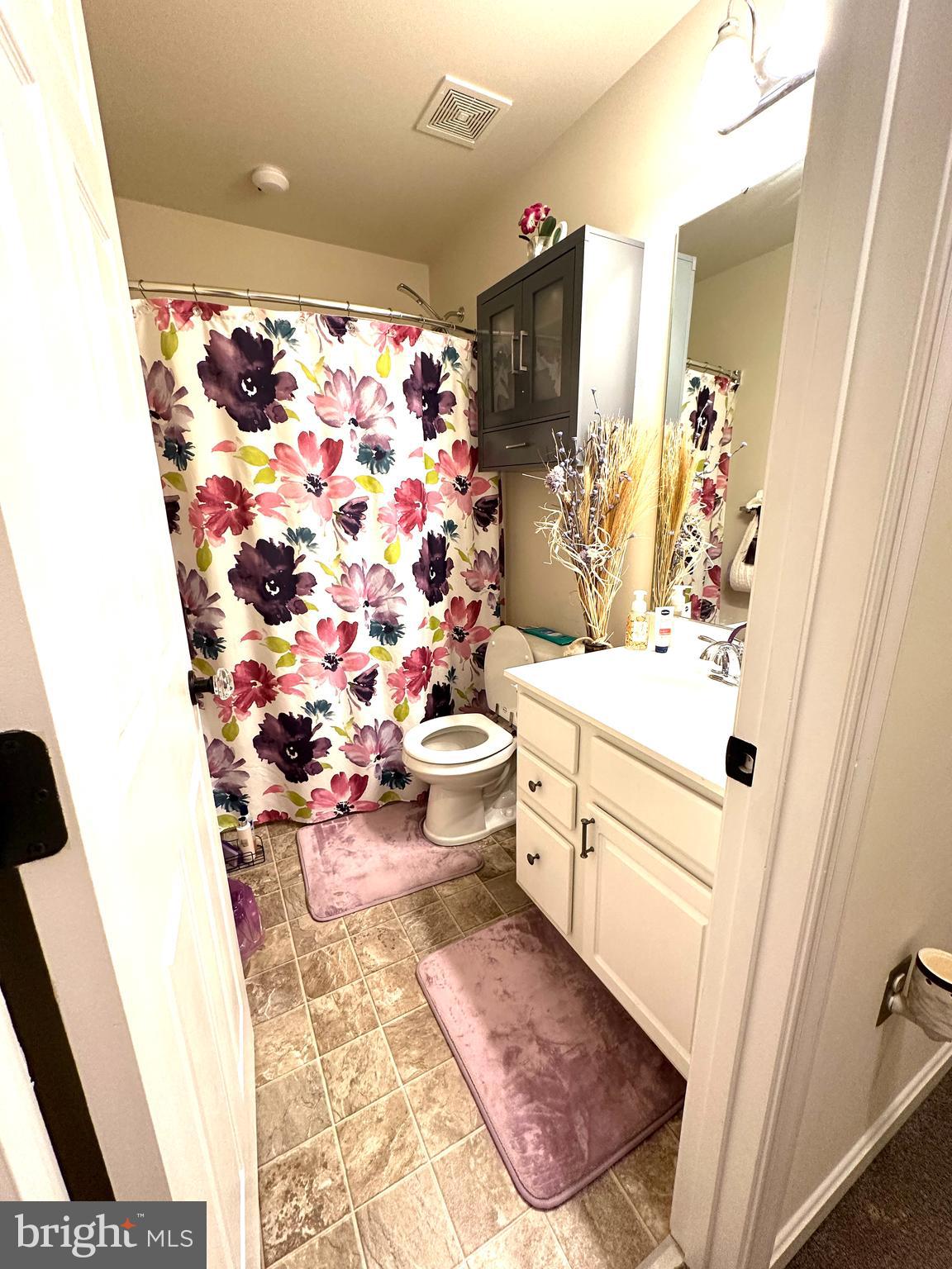 ELIZABETH HILLS - Residential Lease