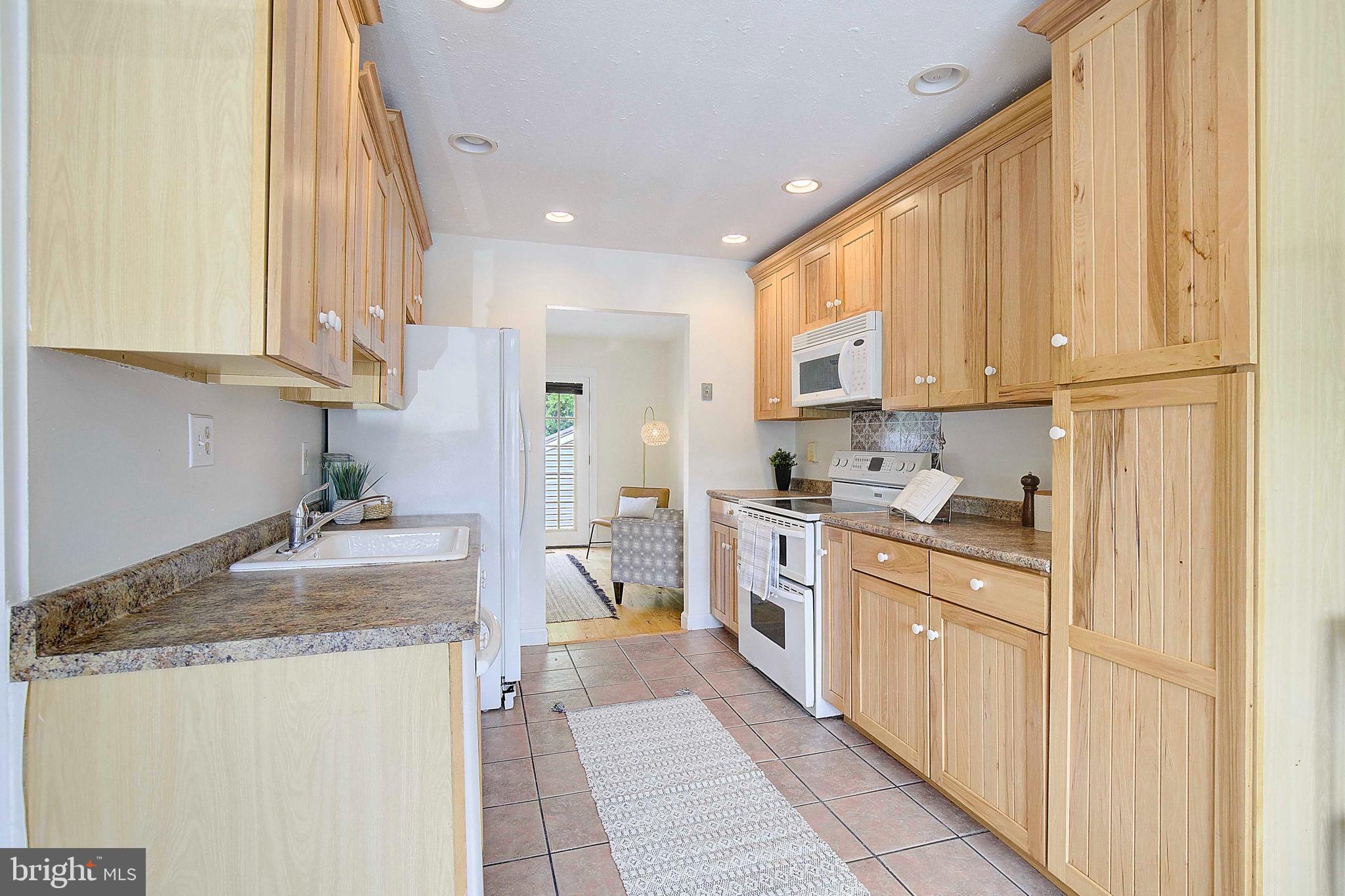 STONEYBROOKE VILLAGE - Residential