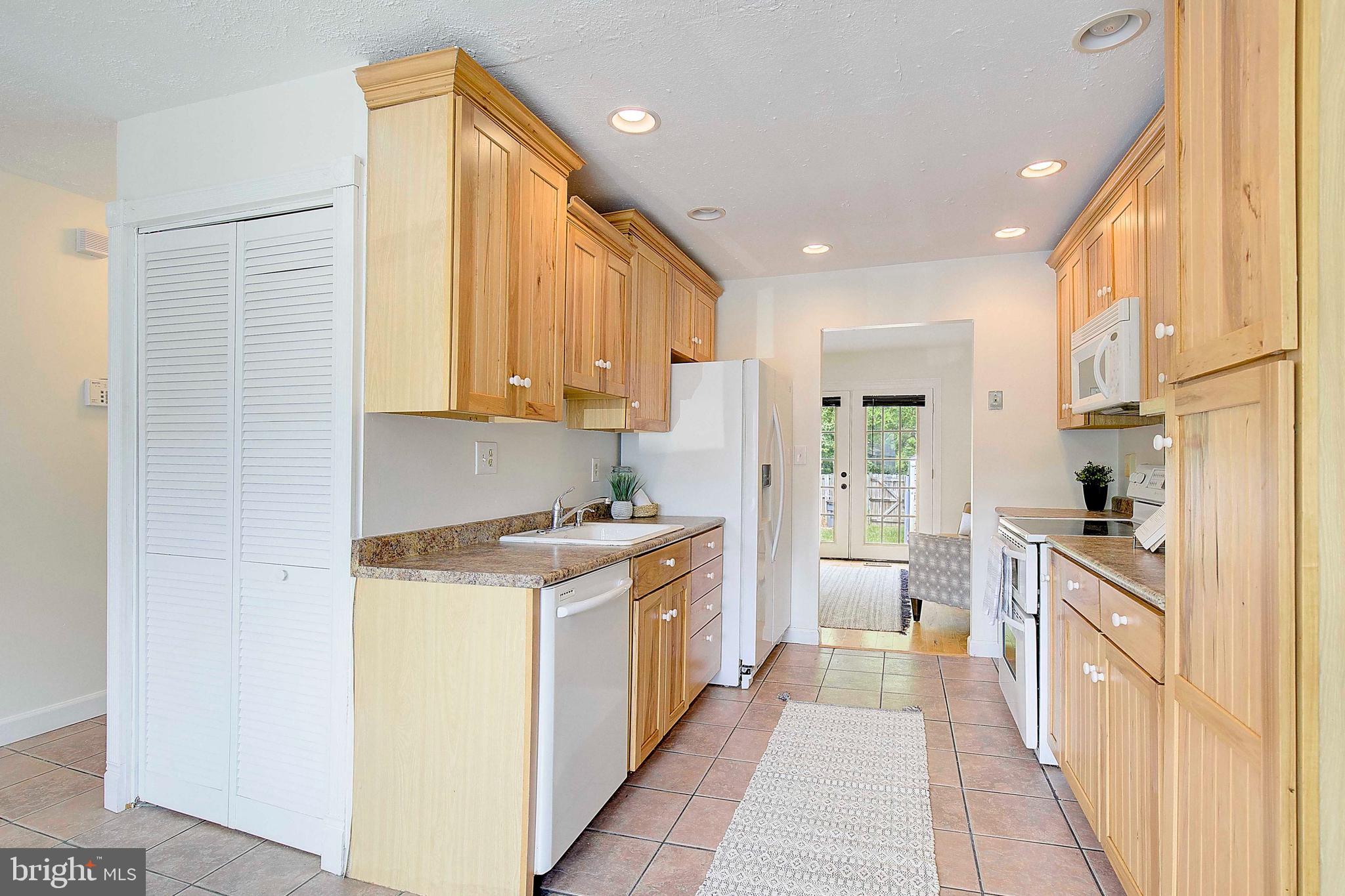 STONEYBROOKE VILLAGE - Residential