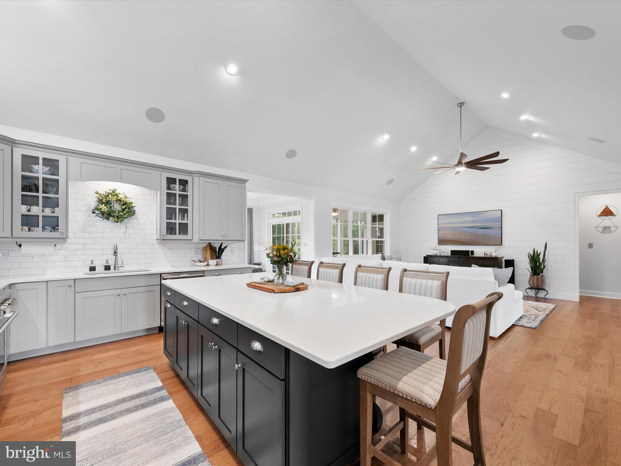 BAYSIDE - Residential