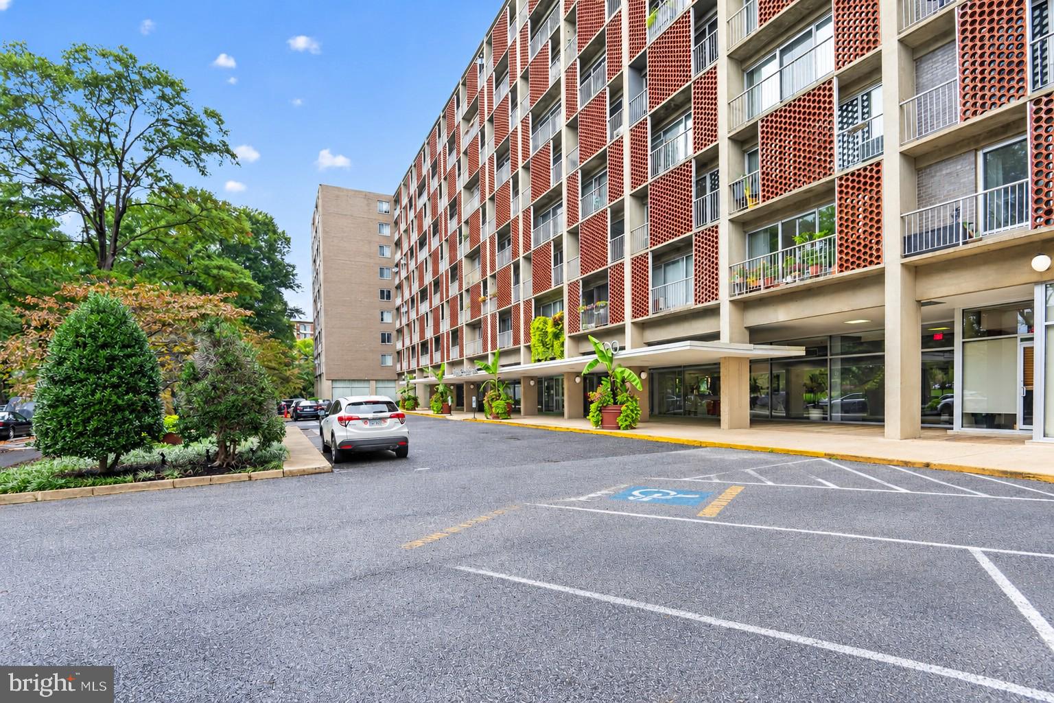 800 4TH STREET SW S105