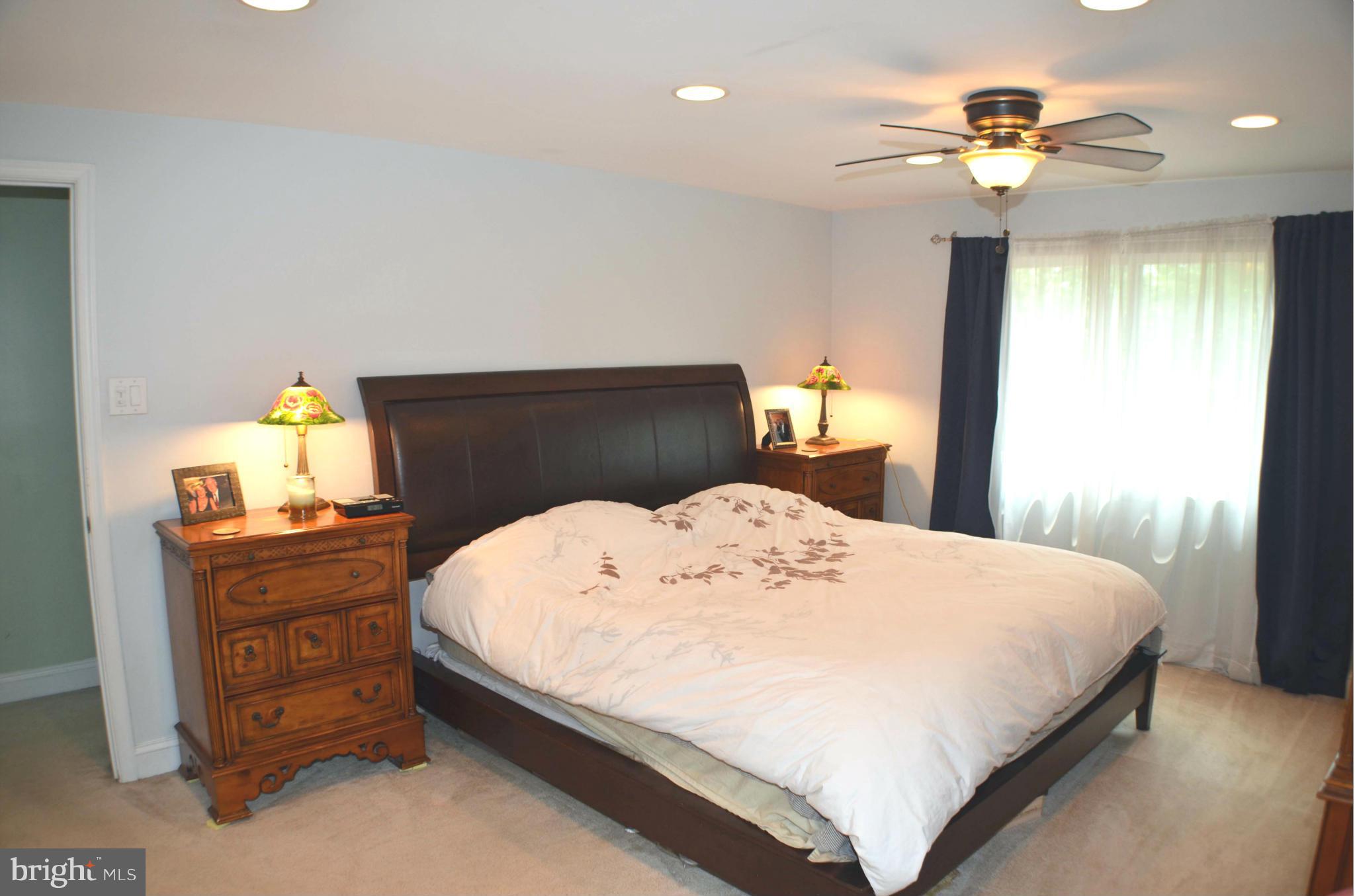 FOX MILL ESTATES - Residential