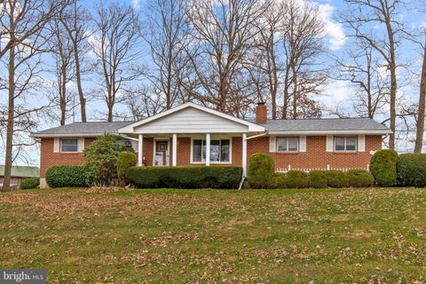 Photo of 619 CONOWINGO RD, QUARRYVILLE, PA 17566 (MLS # PALA2028452)
