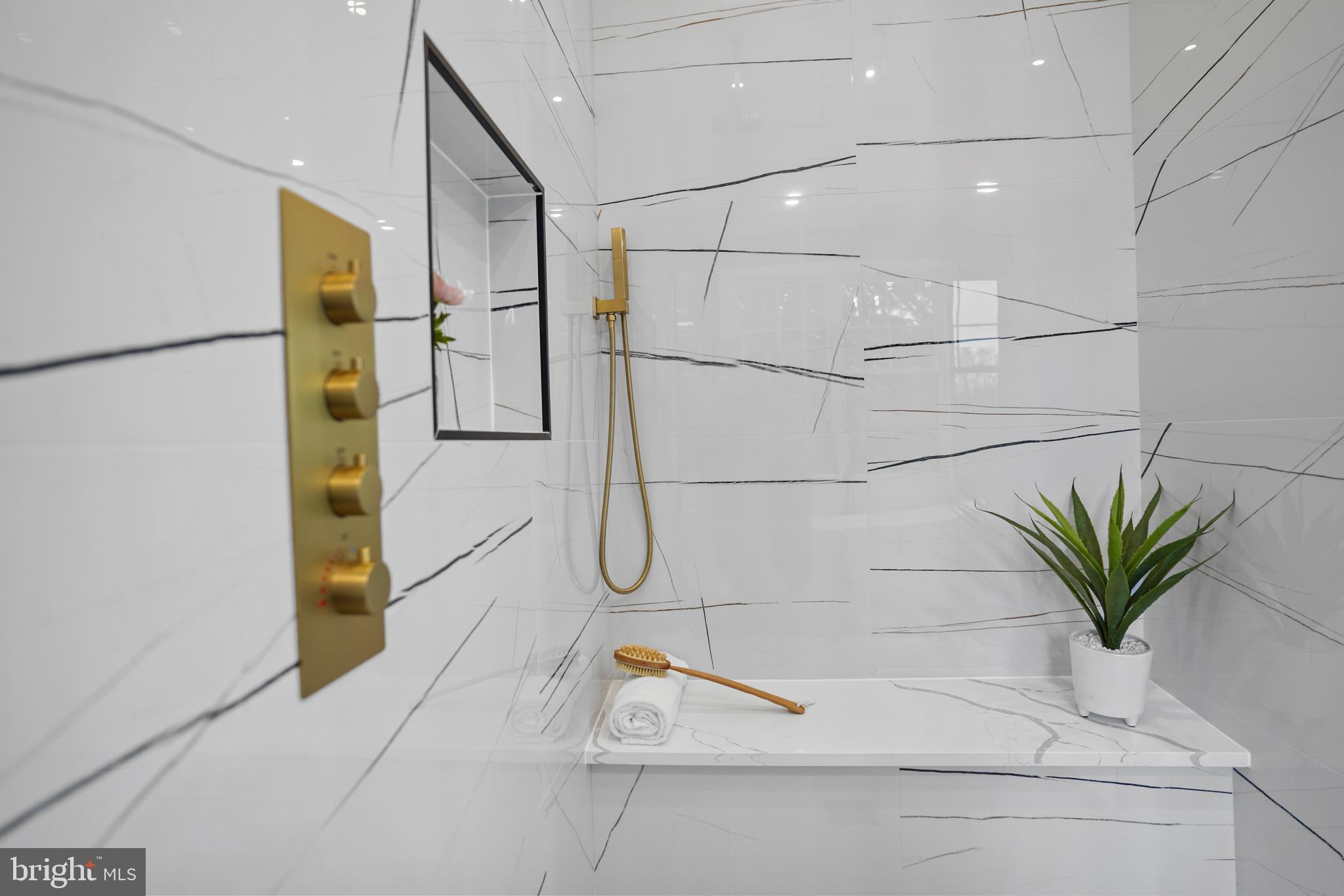 FALLS PARK - Residential