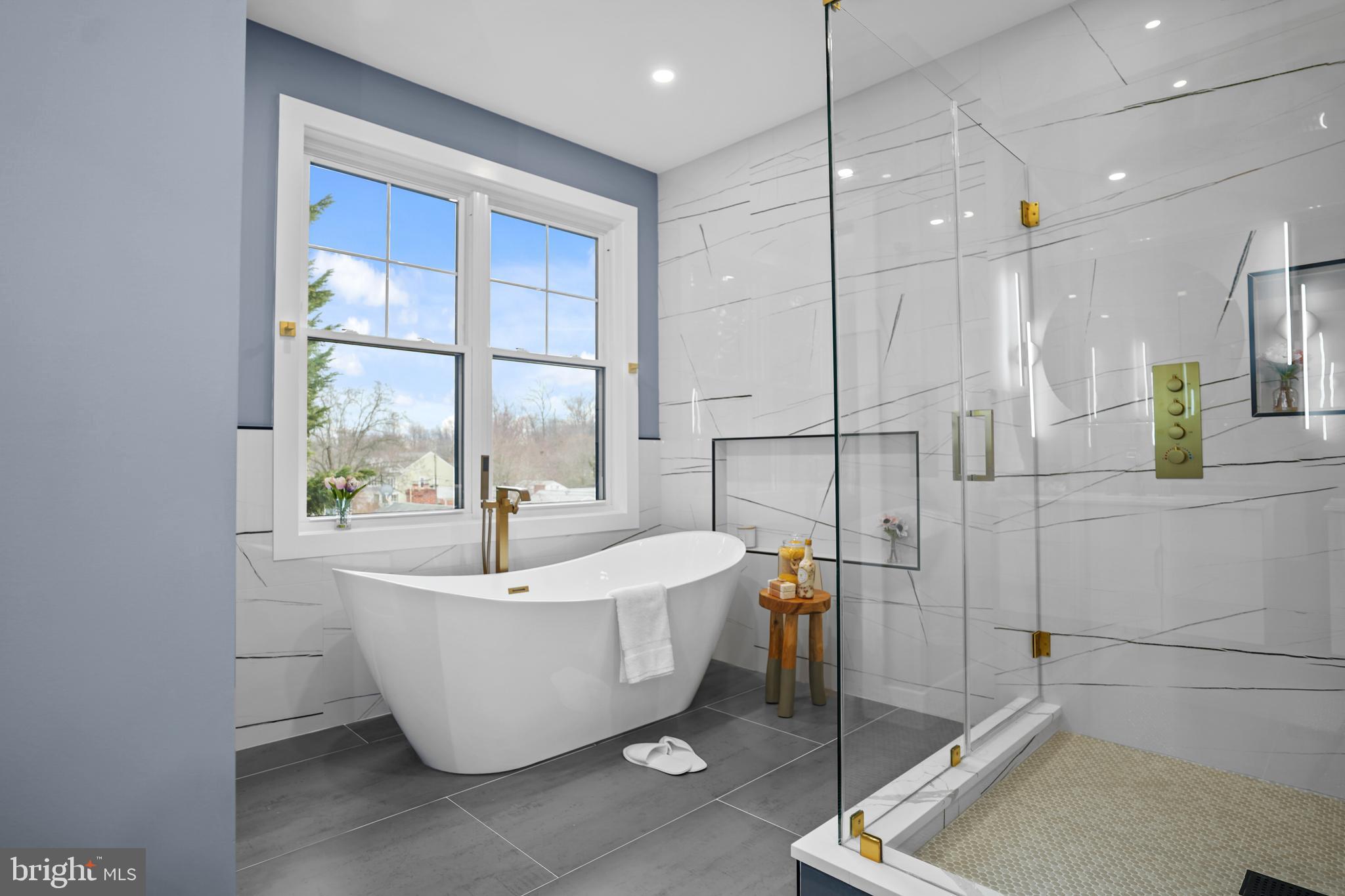 FALLS PARK - Residential