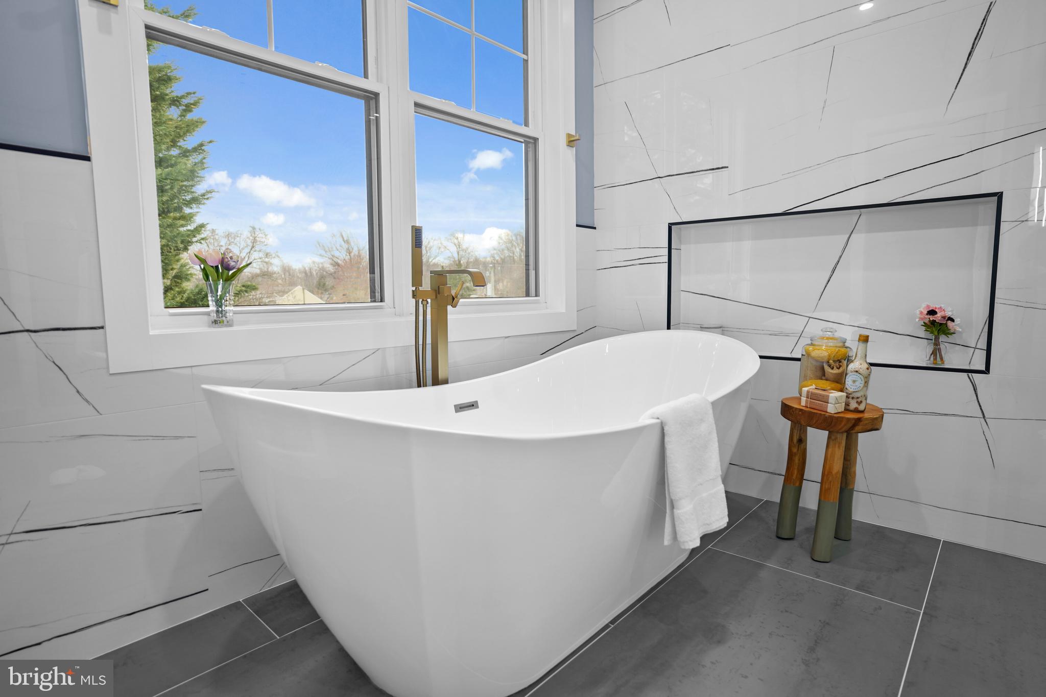 FALLS PARK - Residential