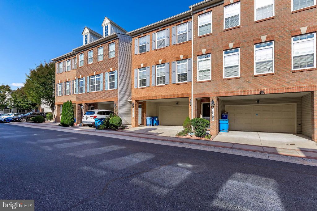 Photo of 23227 Roberts Tavern Drive #1340, CLARKSBURG, MD 20871 (MLS # MDMC2202906)