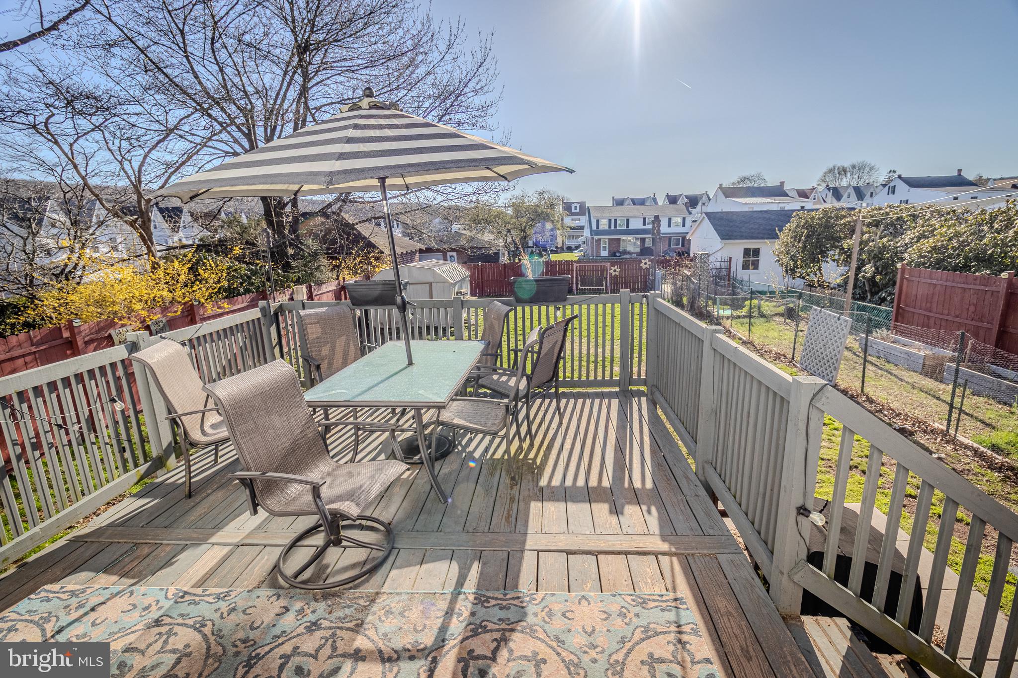 FRACKVILLE - Residential