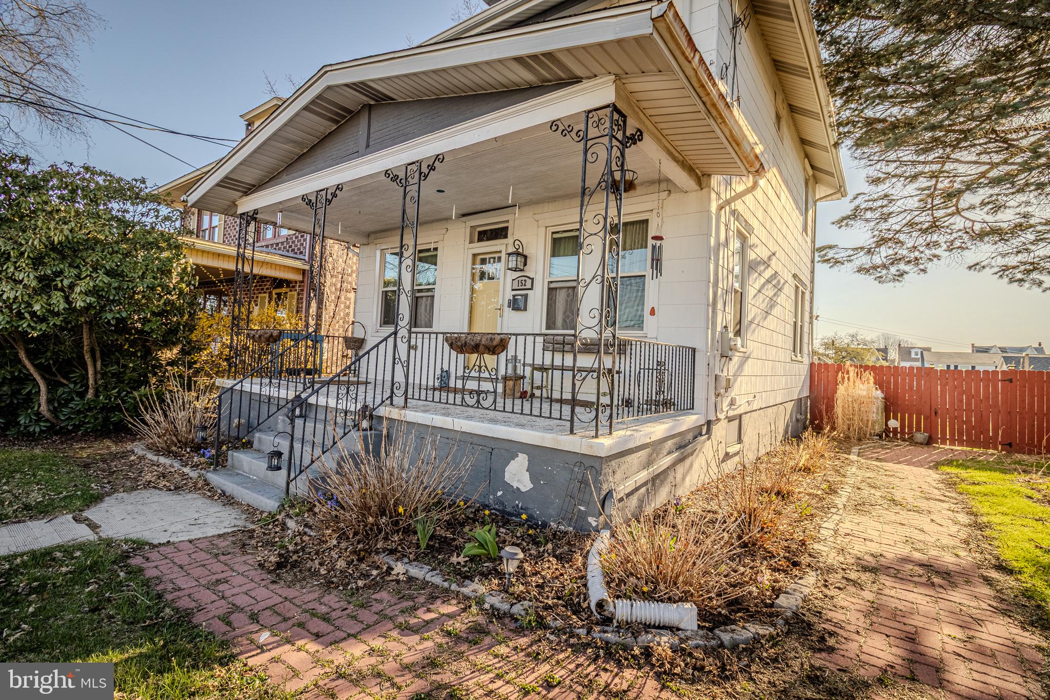 FRACKVILLE - Residential