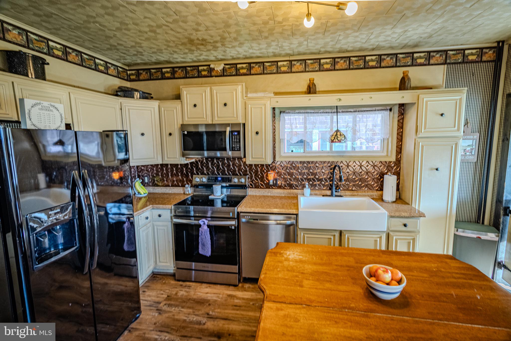 FRACKVILLE - Residential