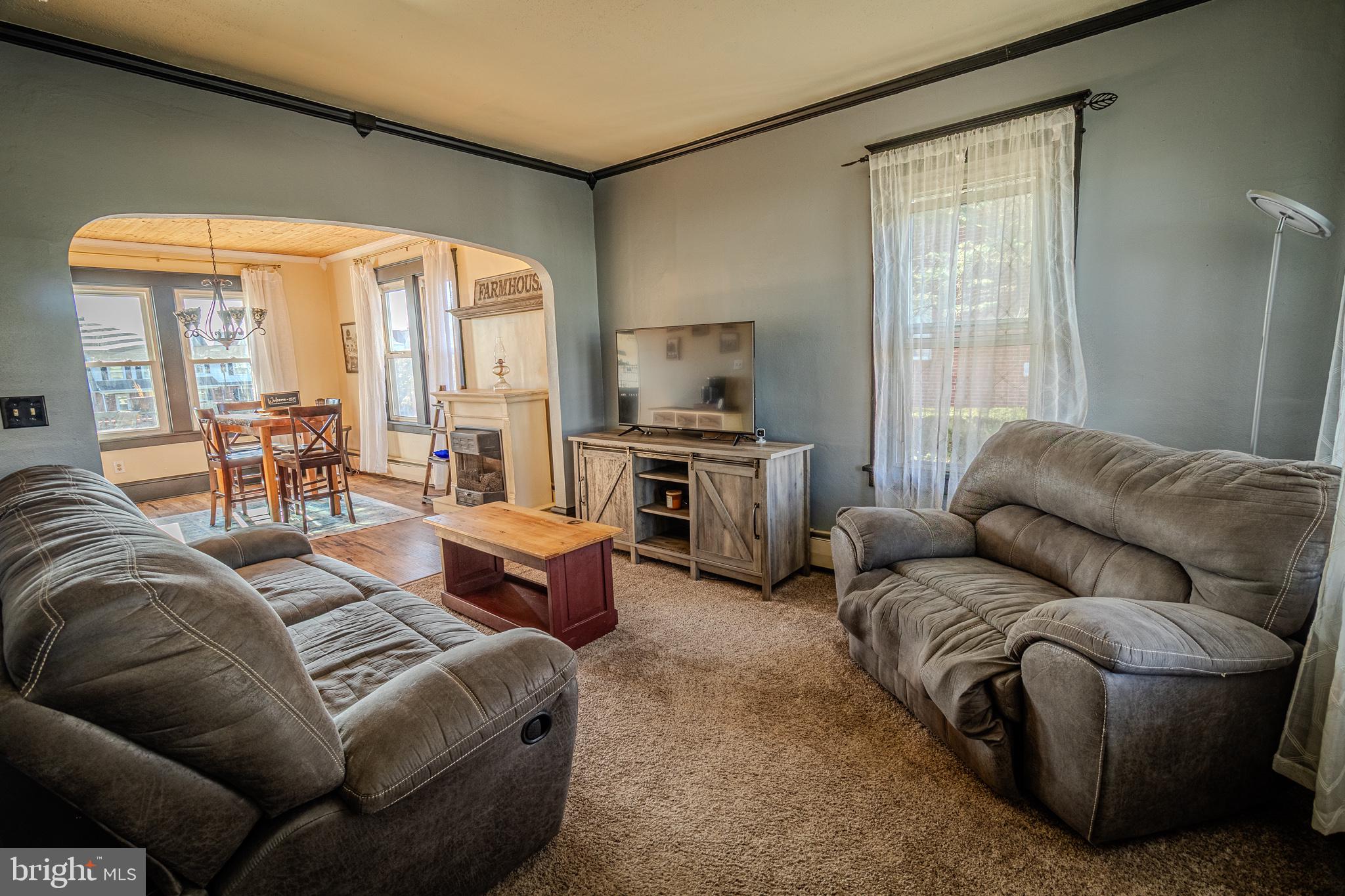 FRACKVILLE - Residential