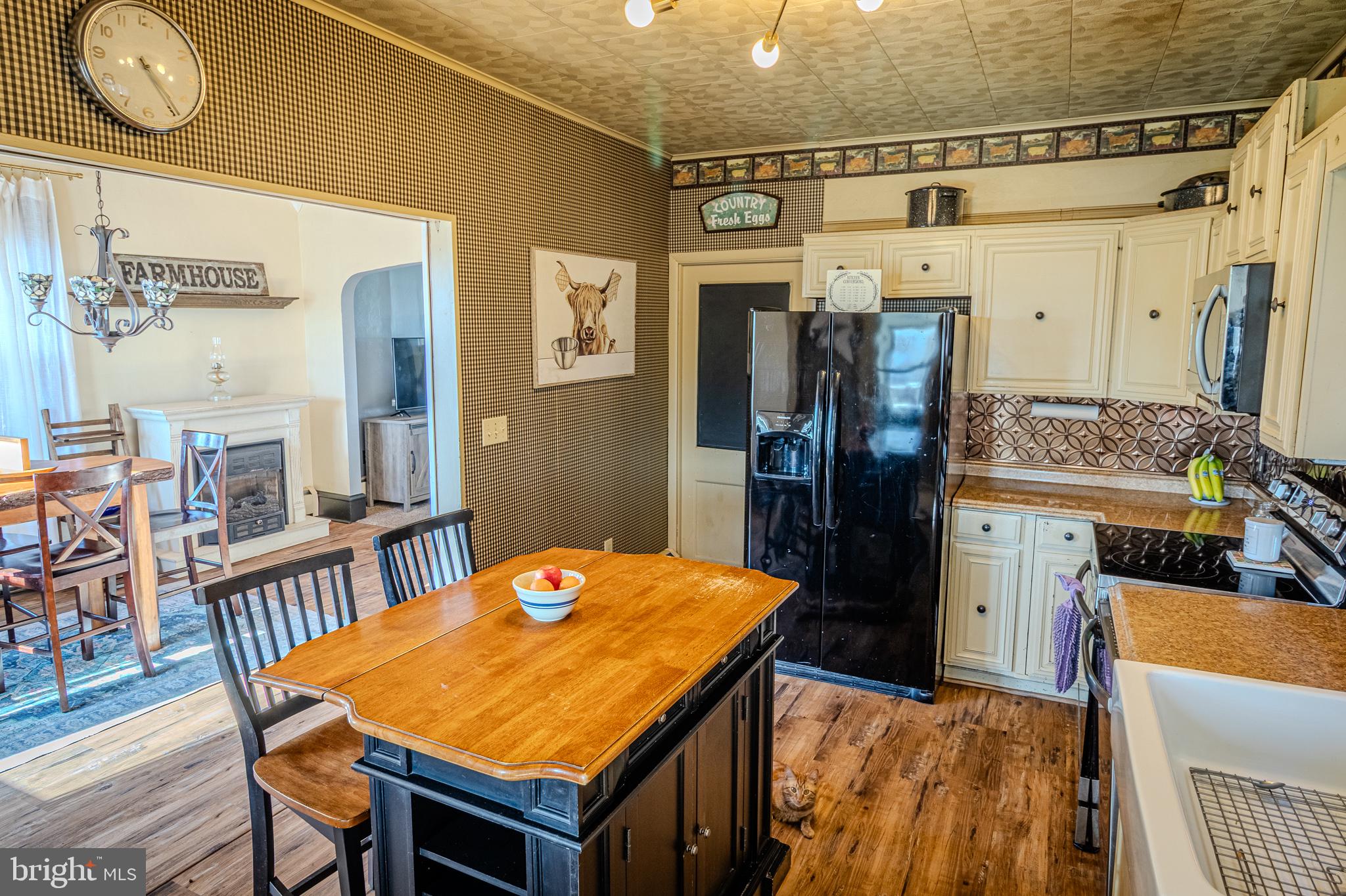 FRACKVILLE - Residential