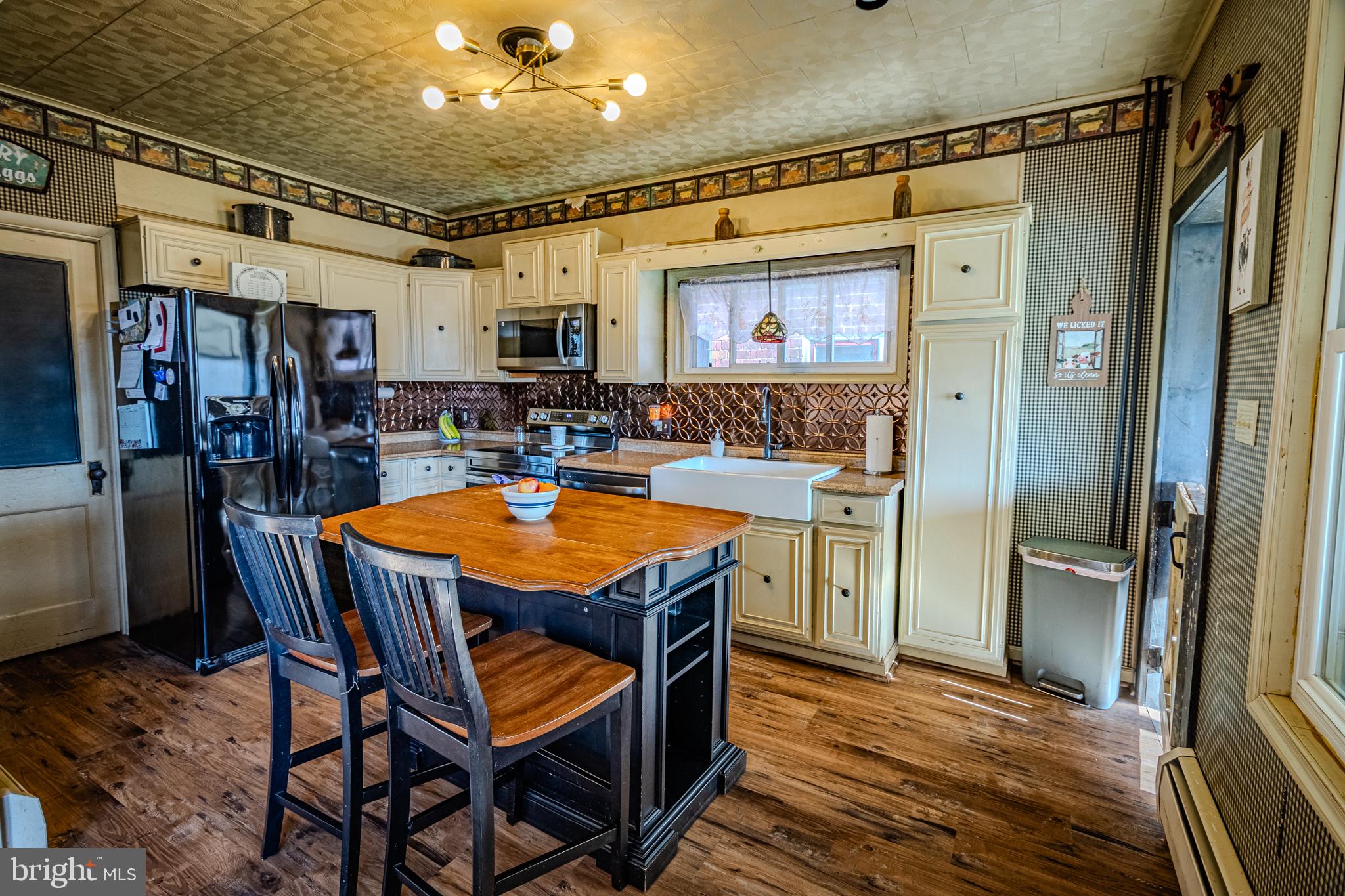 FRACKVILLE - Residential