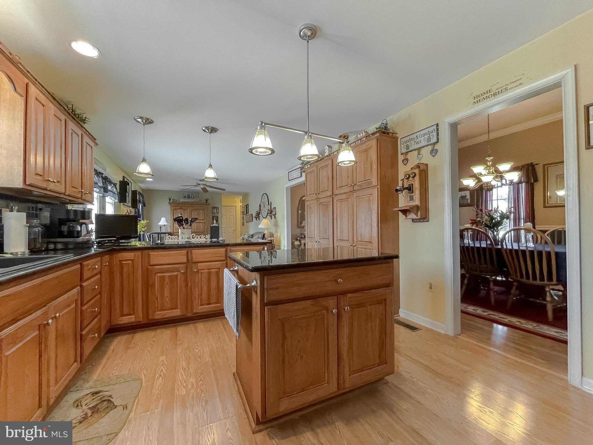 RIVERSIDE FARMS - Residential