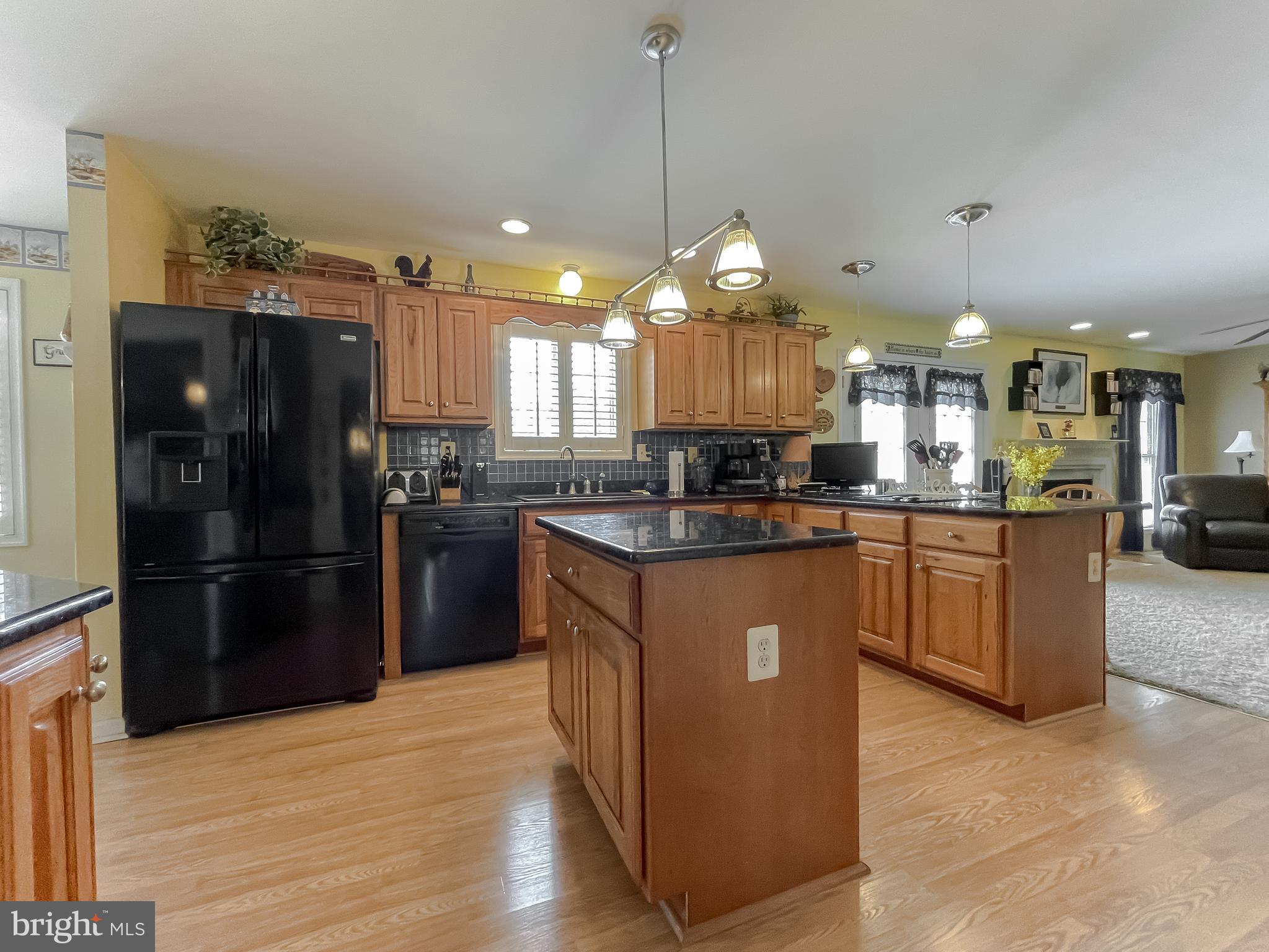 RIVERSIDE FARMS - Residential