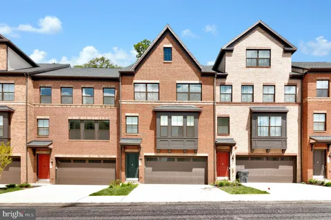 2820 Hokie Lane, Alexandria, VA MLS: VAFX2239778