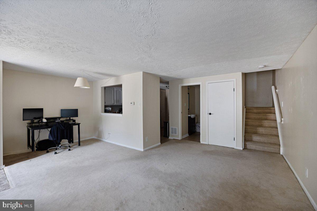 2703 GREENWOOD DRIVE