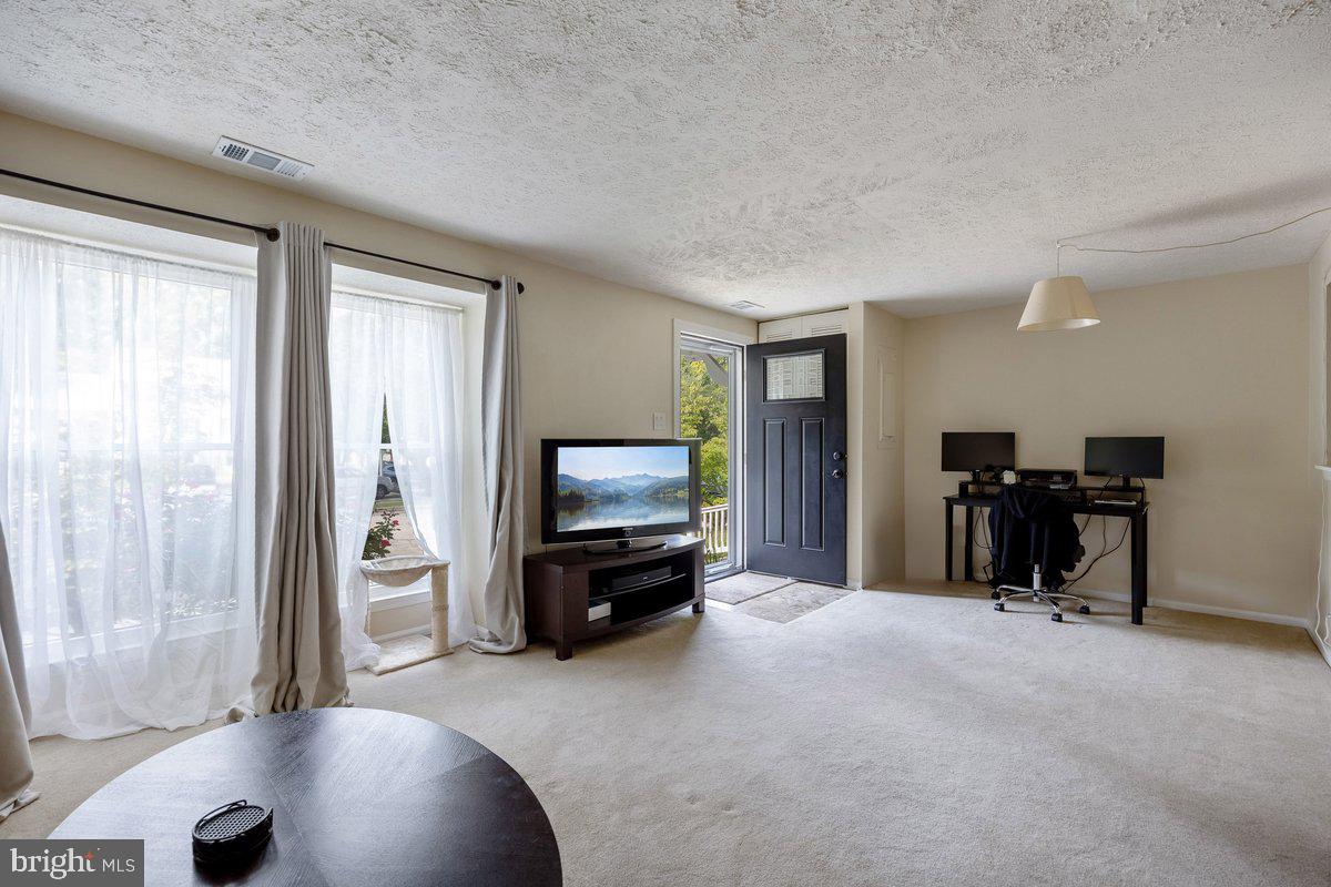 2703 GREENWOOD DRIVE