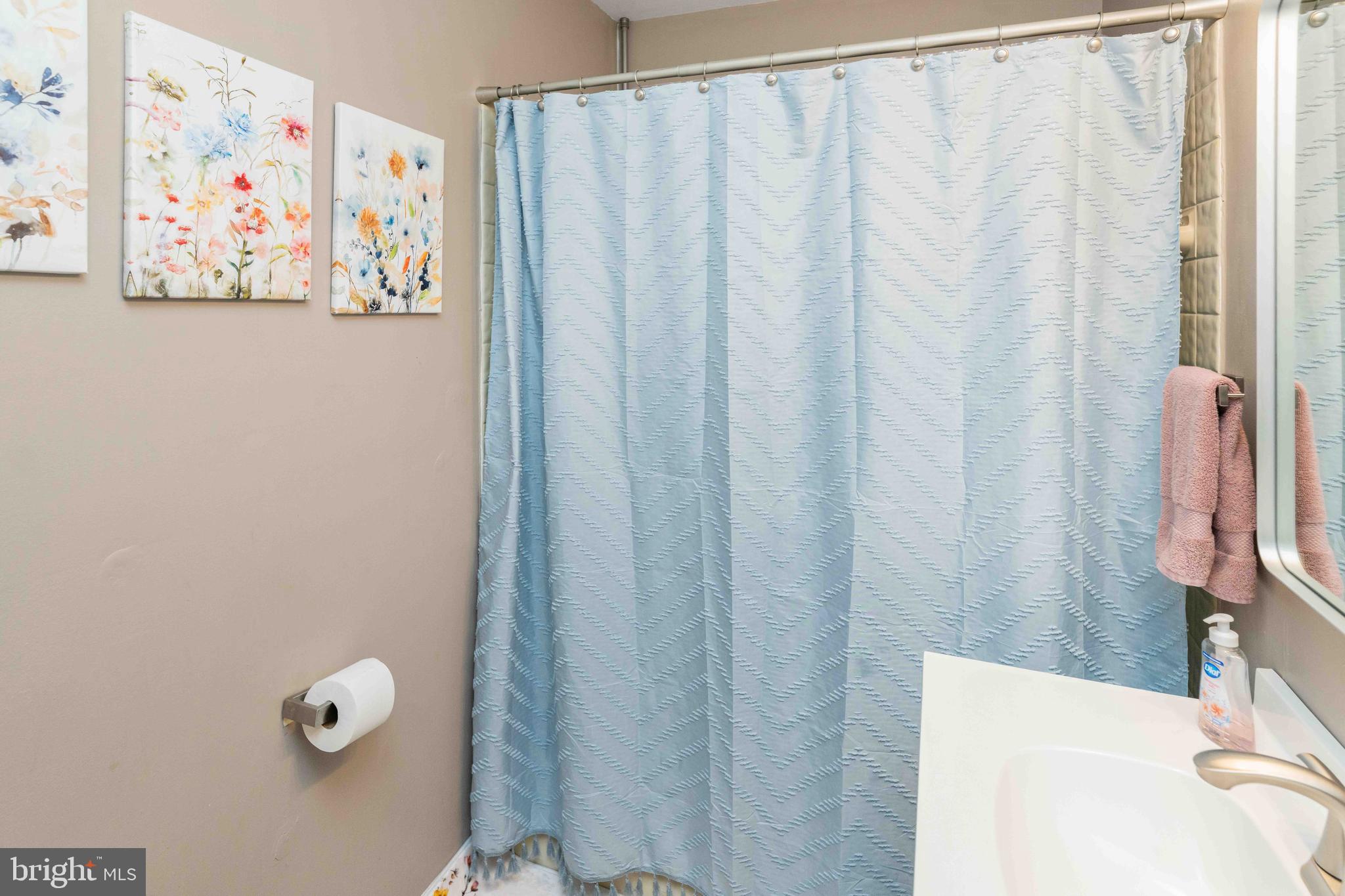 DELMONT MANOR - Residential